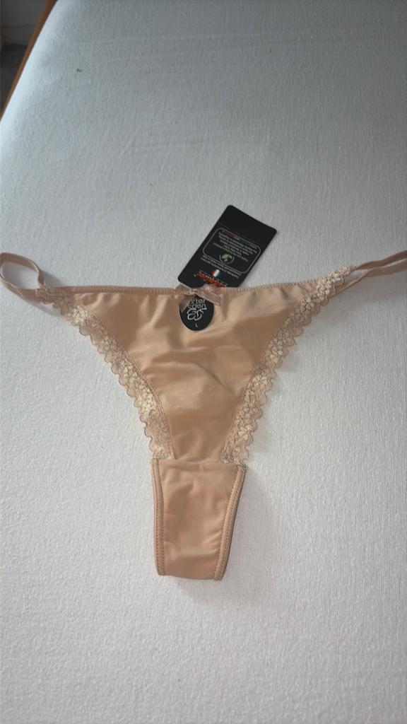 Nieuw string maat L metk After Eden, Ophalen of Verzenden, Beige, String