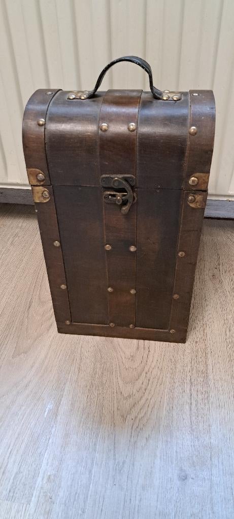 te koop bruine wijn kist voor 2 flessen 20 x 12 x 34 cm, Huis en Inrichting, Woonaccessoires | Kisten, Nieuw, Minder dan 50 cm