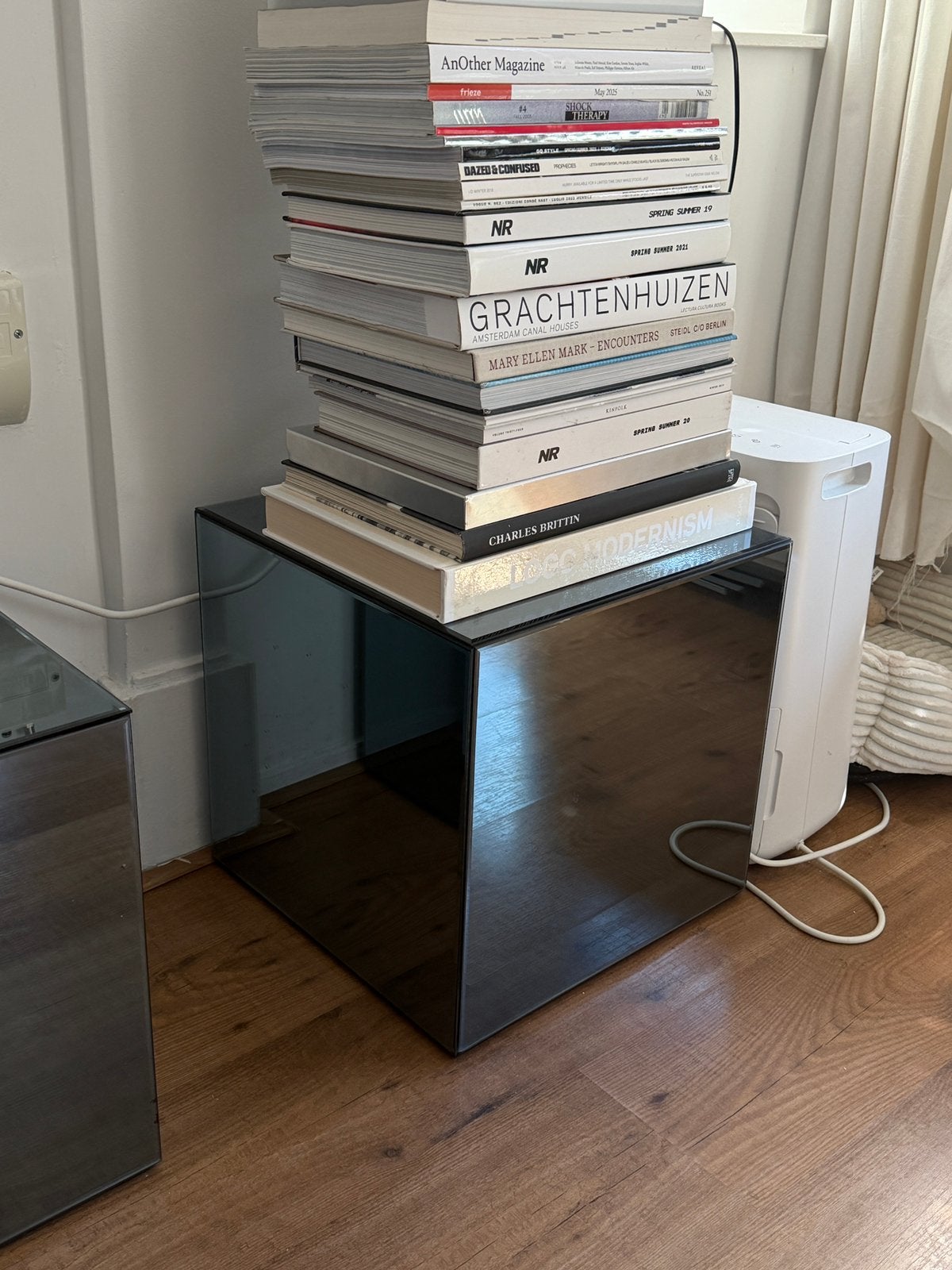 2x Zwartgetint spiegelend bijzettafeltje, Huis en Inrichting, Ophalen, Minder dan 45 cm, Minder dan 55 cm, Rond