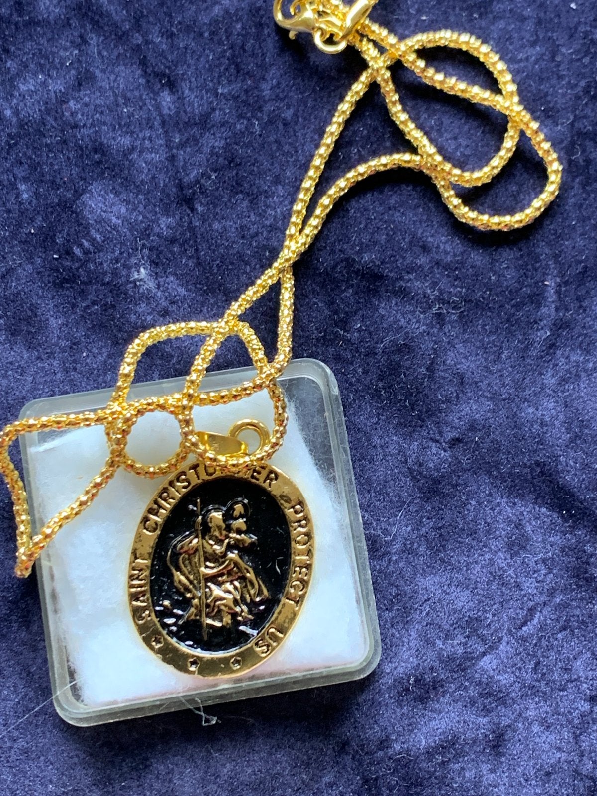 Goudkleurige Christoffel Hanger met Ketting, Verzenden, Nieuw, Goud, Overige materialen