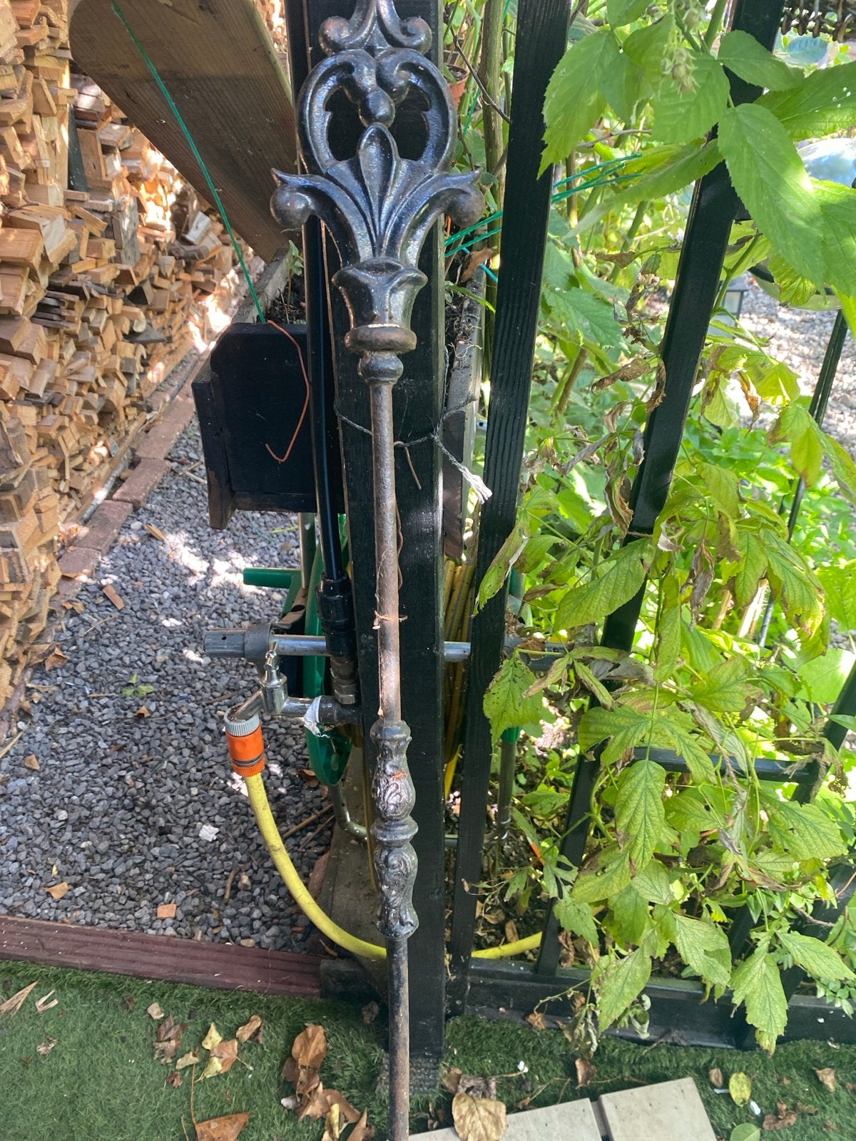 Decoratieve gietijzeren staaf met fleur-de-lis, Ophalen