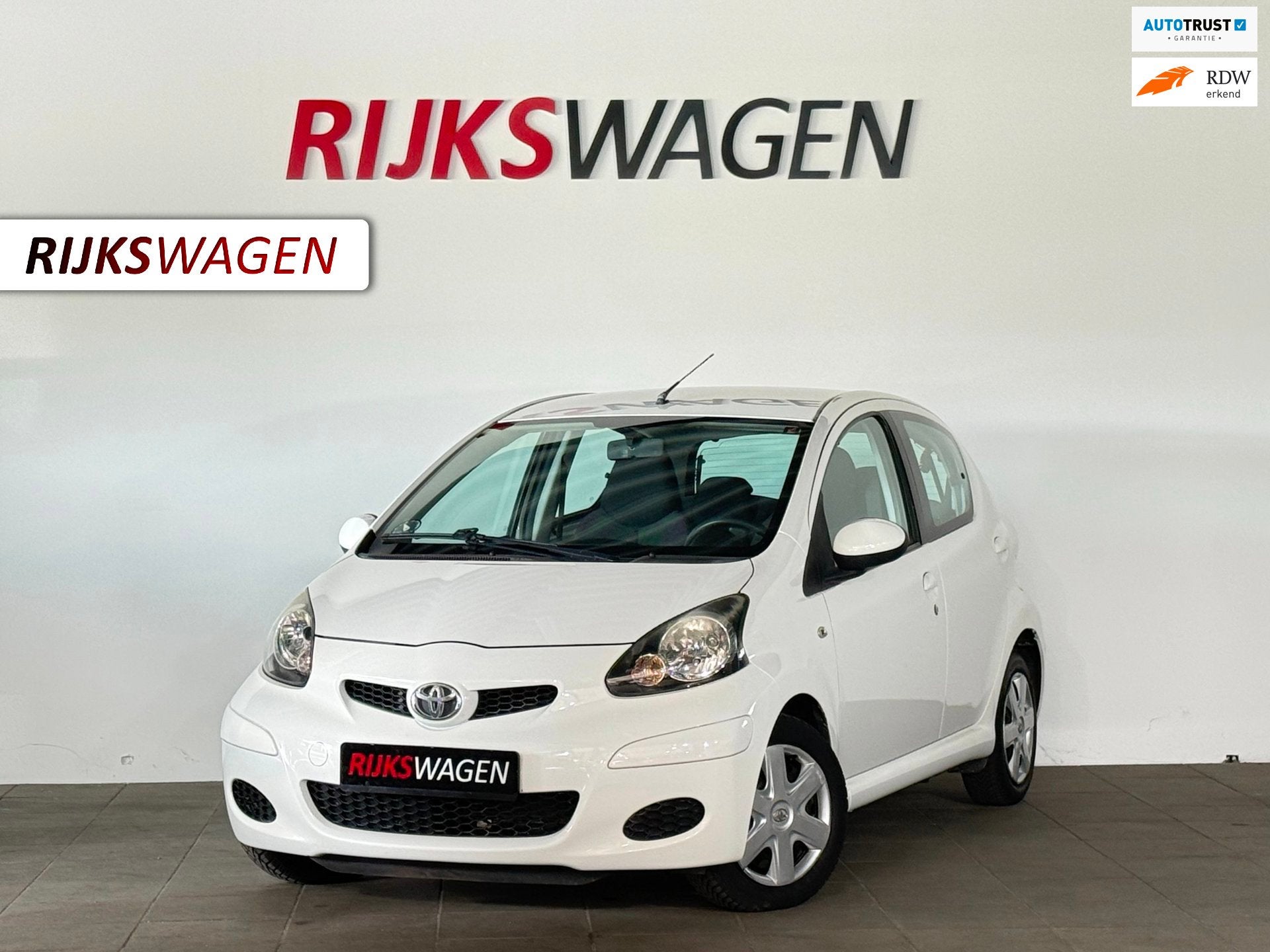 Toyota Aygo 1.0-12V Comfort Navigator Airco/Automaat/KM, Auto's, Dealer onderhouden, Stof, Gebruikt, Huisgarantie