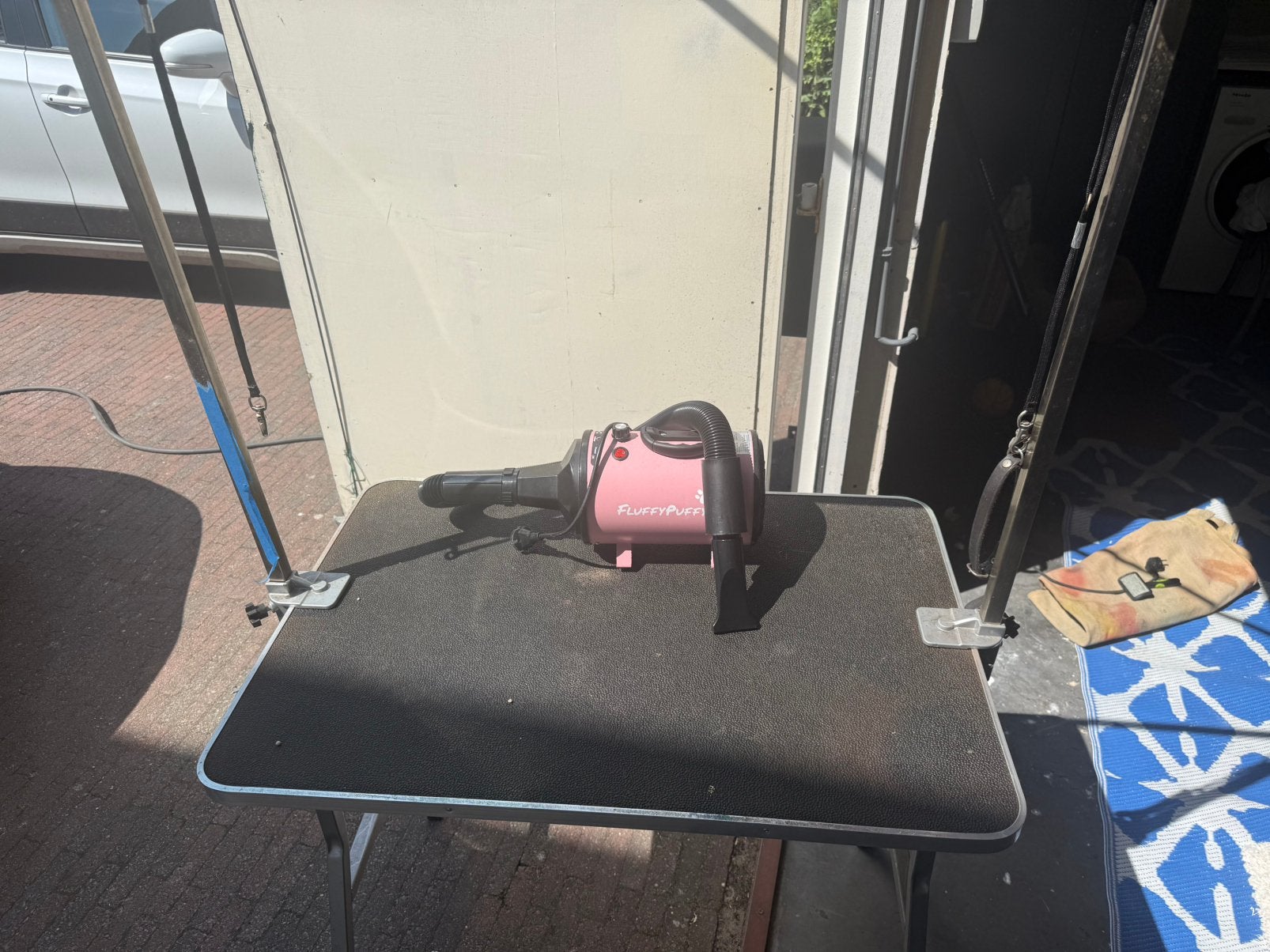 Kaptafel hond met waterblazer, Ophalen, Zo goed als nieuw