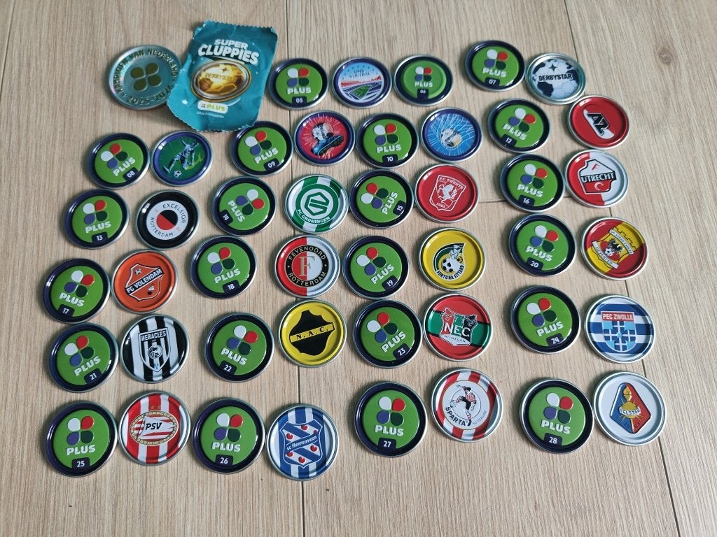 PLUS (voetbal) cluppies, ook nog de 03 04 speciale, Plus, Ophalen of Verzenden