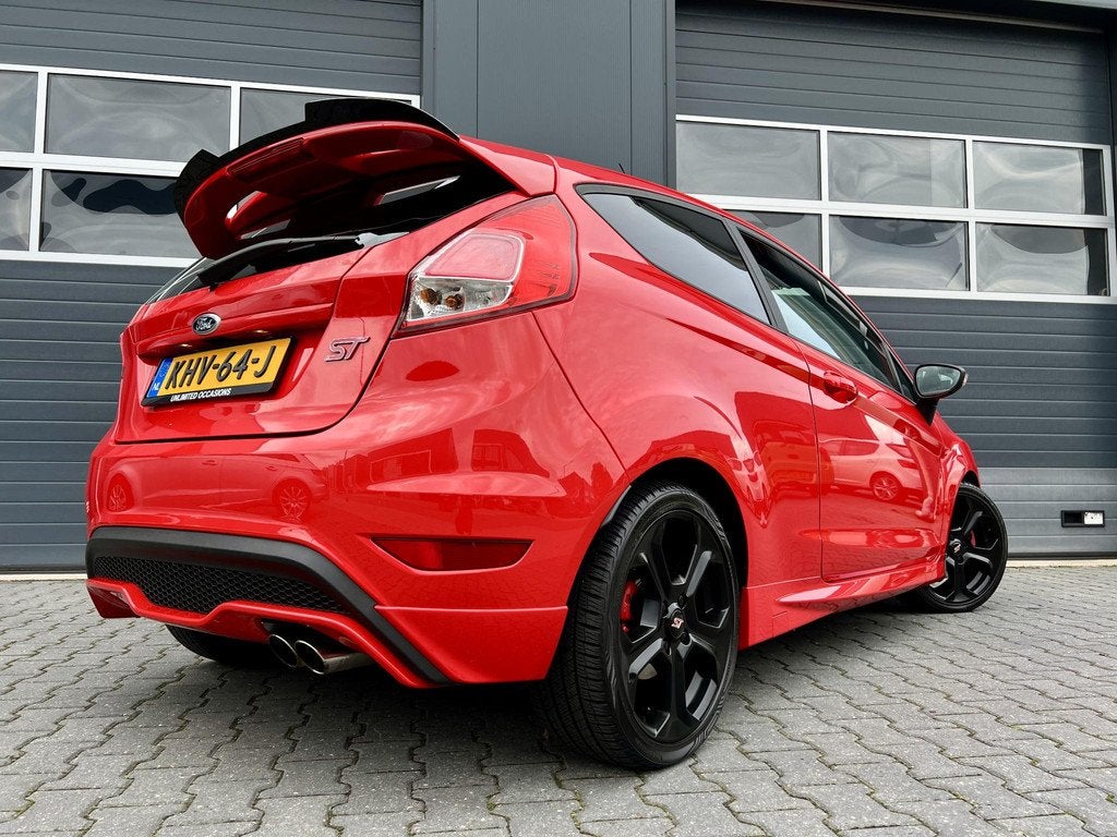 Ford Fiesta 1.6 ST *183PK*RACE RED*17”LMV, Auto's, Voorwielaandrijving, Gebruikt, 4 cilinders, Bedrijf