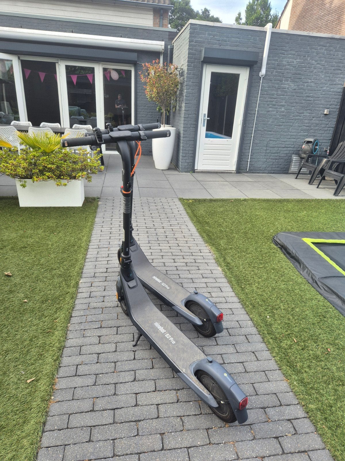 2x Ninebot E2PRO E-steps inclusief slot, Ophalen of Verzenden, Zo goed als nieuw