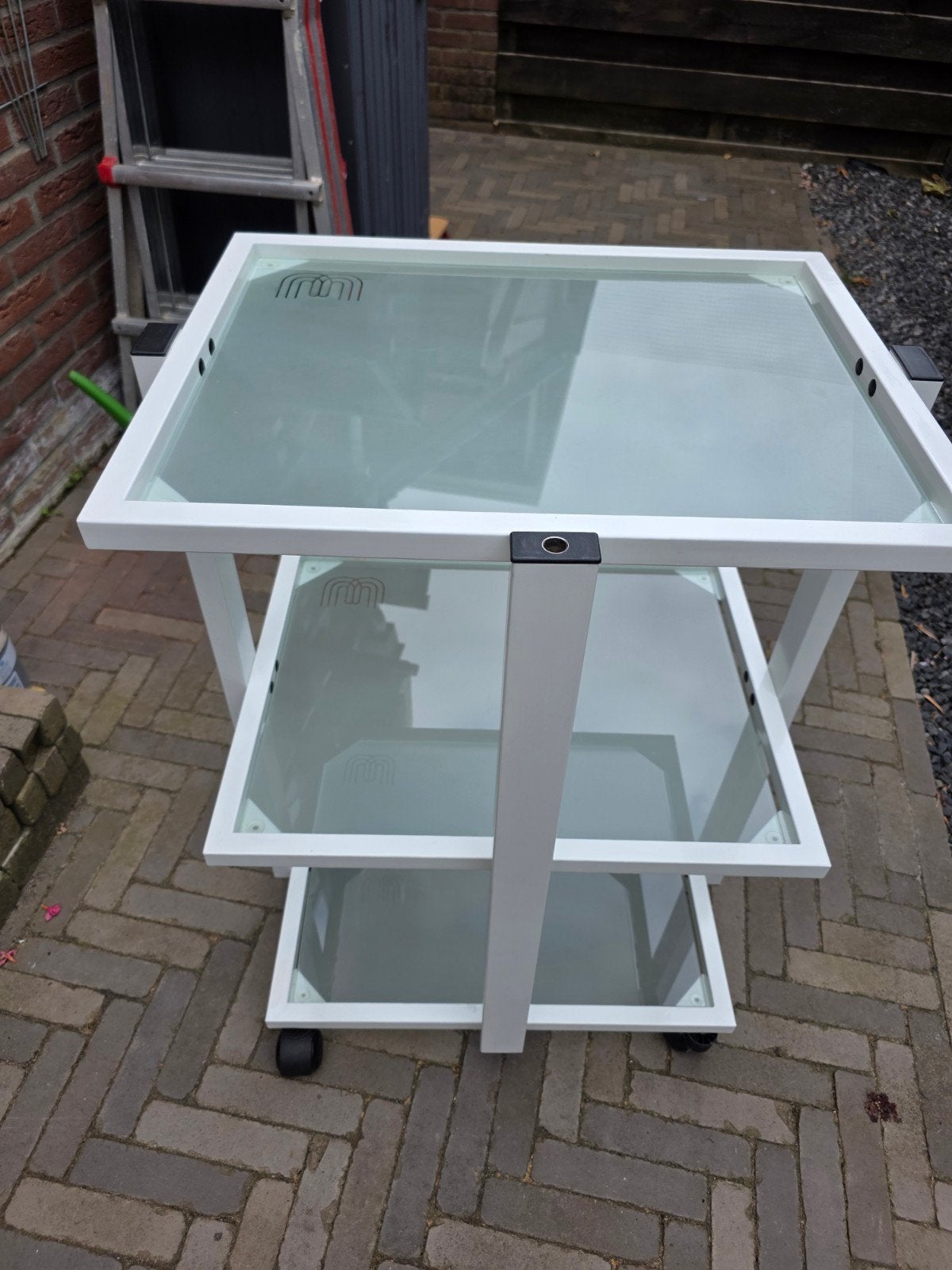 Witte serveerwagen/bijzettafel met glazen platen, Gebruikt, Glas, Modern, 60 cm of meer
