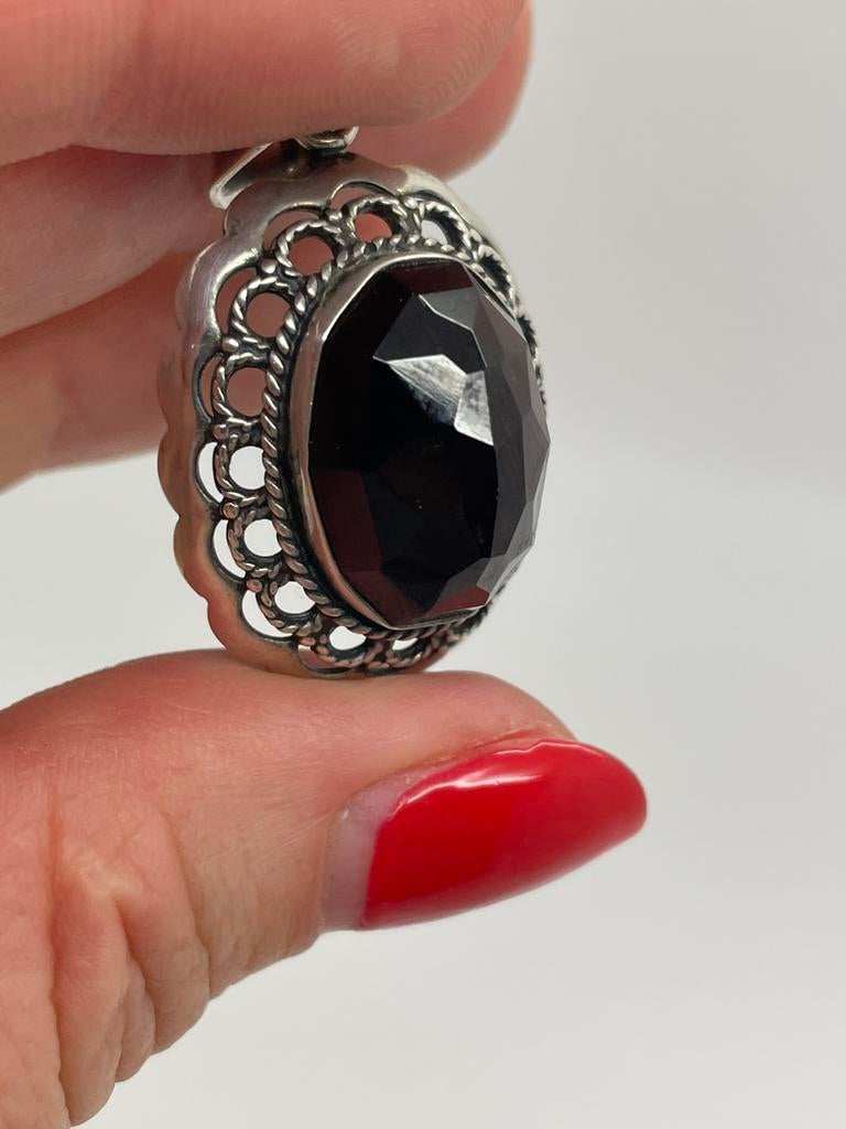D890 Prachtige zilveren granaat hanger, Sieraden, Tassen en Uiterlijk, Antieke sieraden, Ophalen of Verzenden, Zilver, Ketting