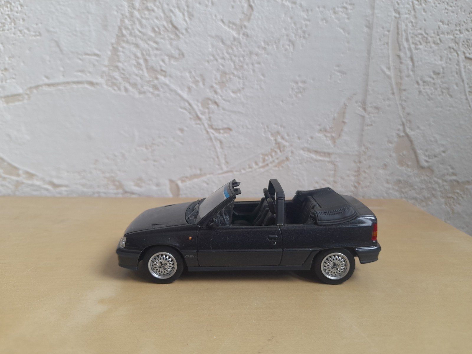 Opel Kadett E Cabrio Zwart 1989 Minichamps 1:43, Hobby en Vrije tijd, Modelauto's | 1:43, Ophalen of Verzenden, Zo goed als nieuw