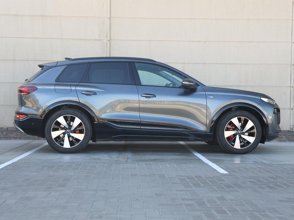 Audi Q6 e-tron Advanced edition 83 kWh | Leder | Trekhaak |, Auto's, Audi, Automaat, Achterwielaandrijving, Gebruikt, Zwart
