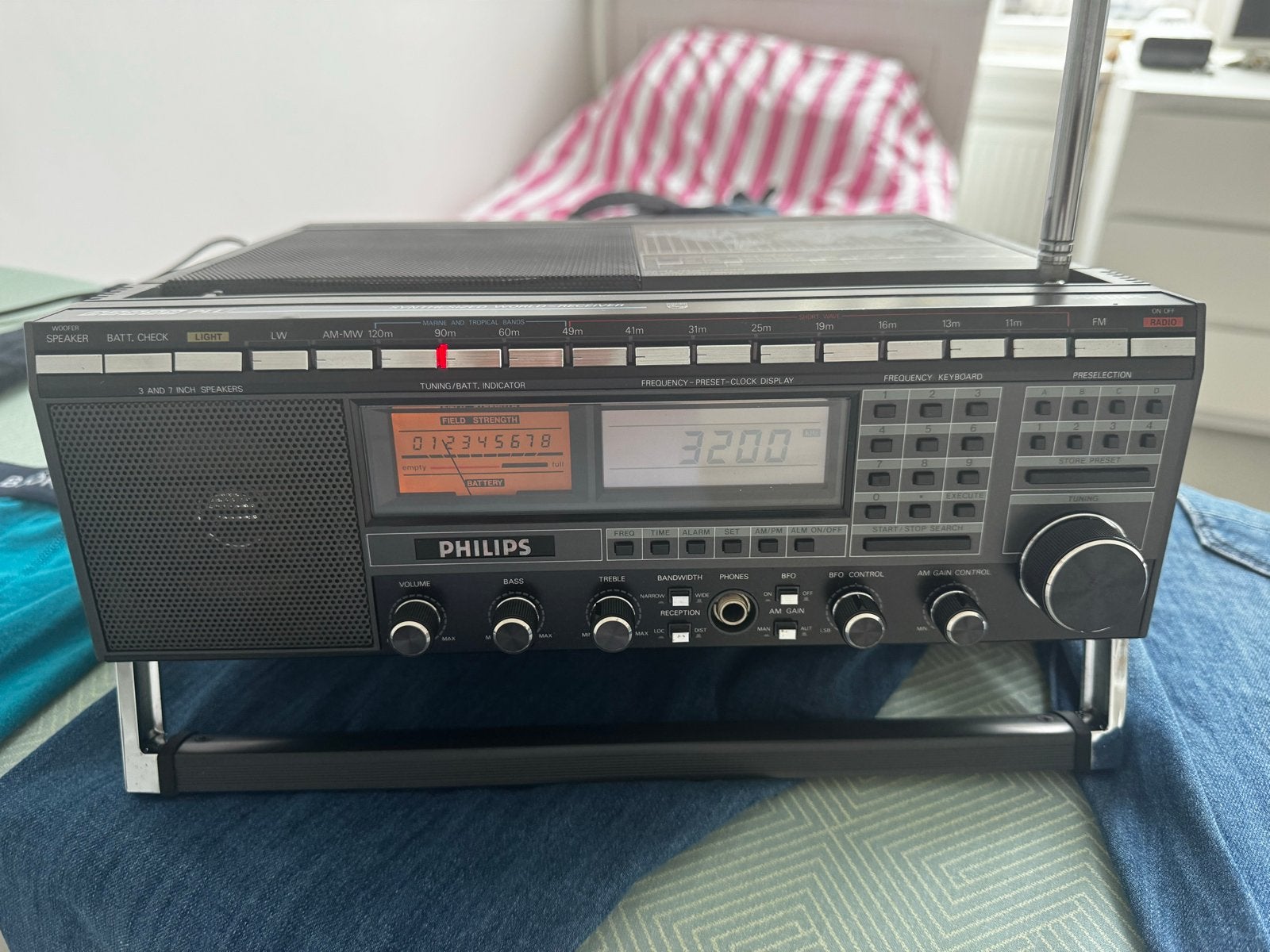 Philips D2999 Synthesized World Receiver - Wereldontvanger, Ophalen of Verzenden, Zo goed als nieuw, Wereldontvanger