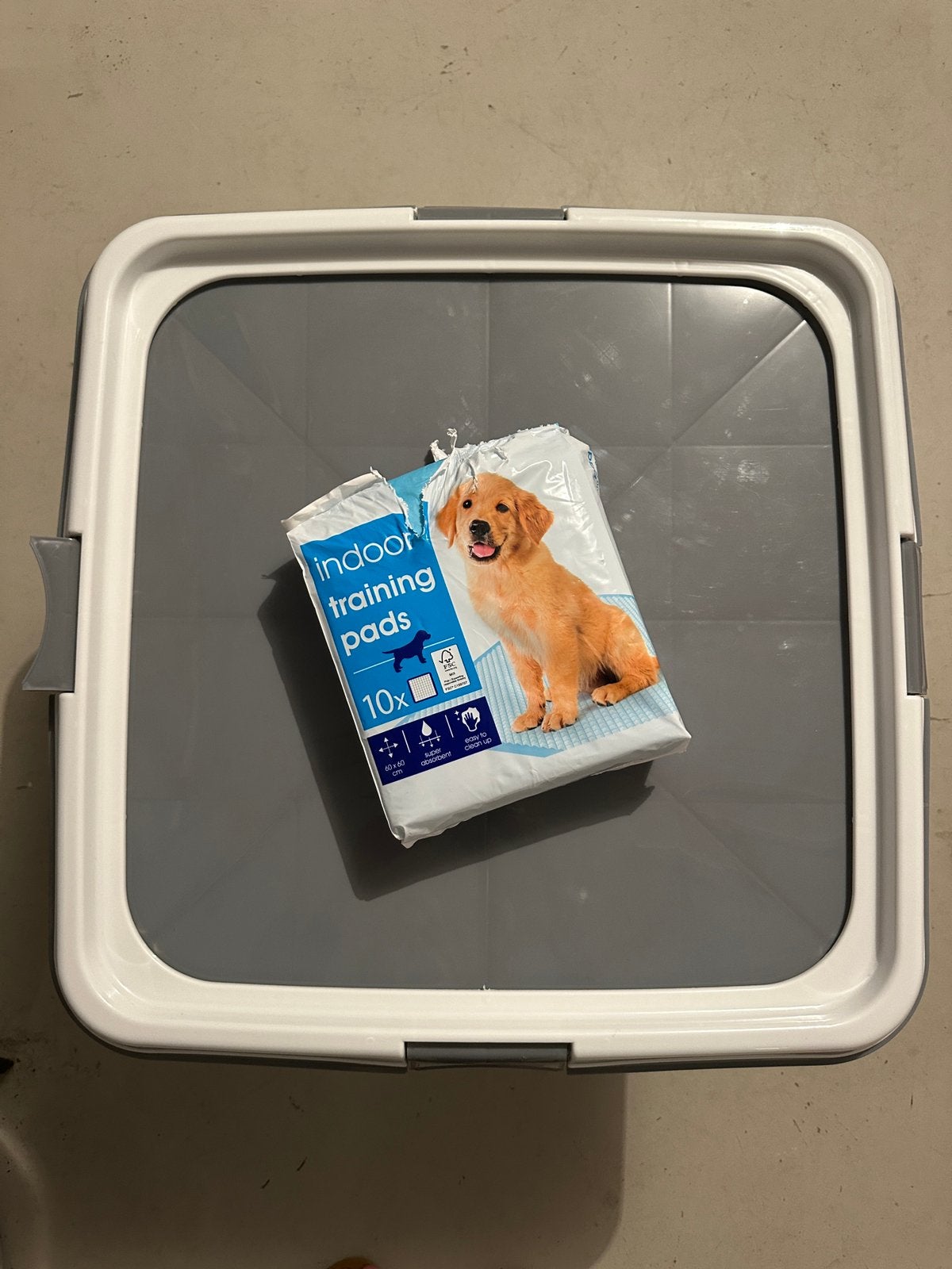 Adori puppytrainer met trainingsmatjes, Ophalen of Verzenden, Zo goed als nieuw