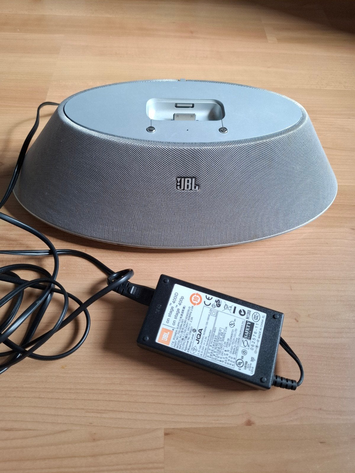 JBL On Stage 400P iPod/iPhone Docking Station Luidspreker, Ophalen of Verzenden, Gebruikt, Audiokanaal 2, JBL