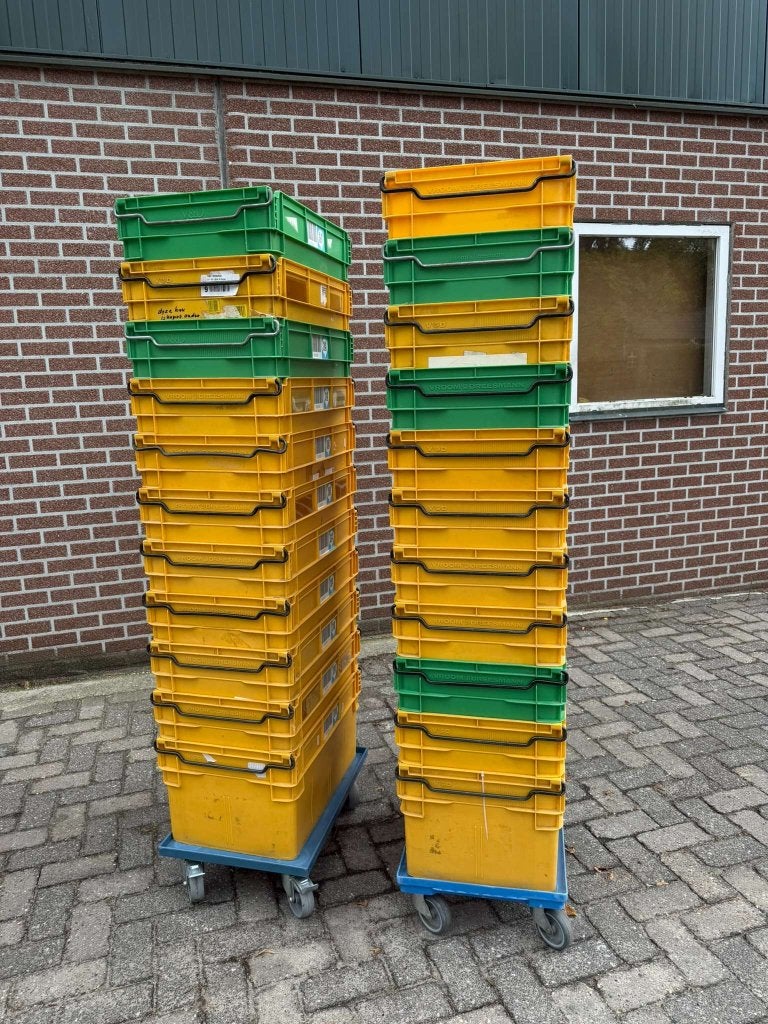 V&D stapelkrat 22x met transport dolly 2x, Niet ingevuld, Gebruikt, 40 tot 60 cm, Minder dan 35 cm