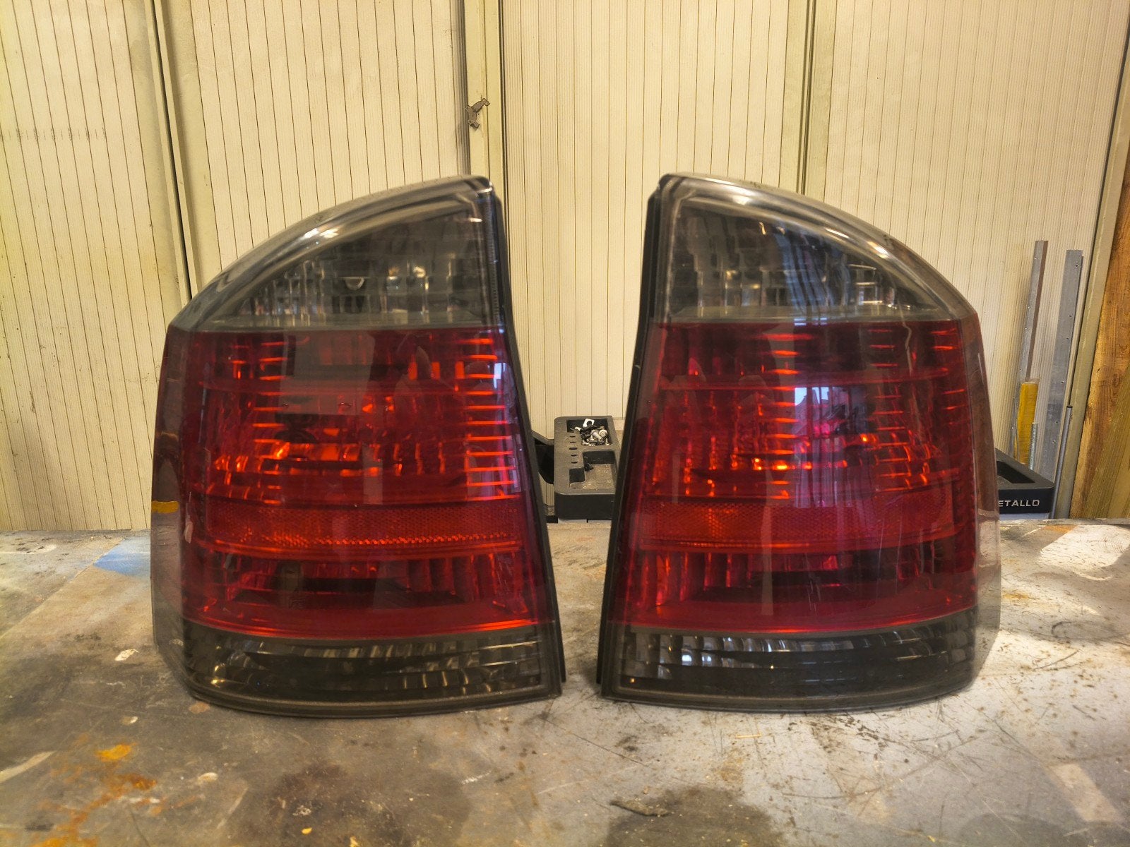 Originele donkere GM achterlichten Opel Vectra C sedan/GTS, Ophalen of Verzenden, Gebruikt, Opel