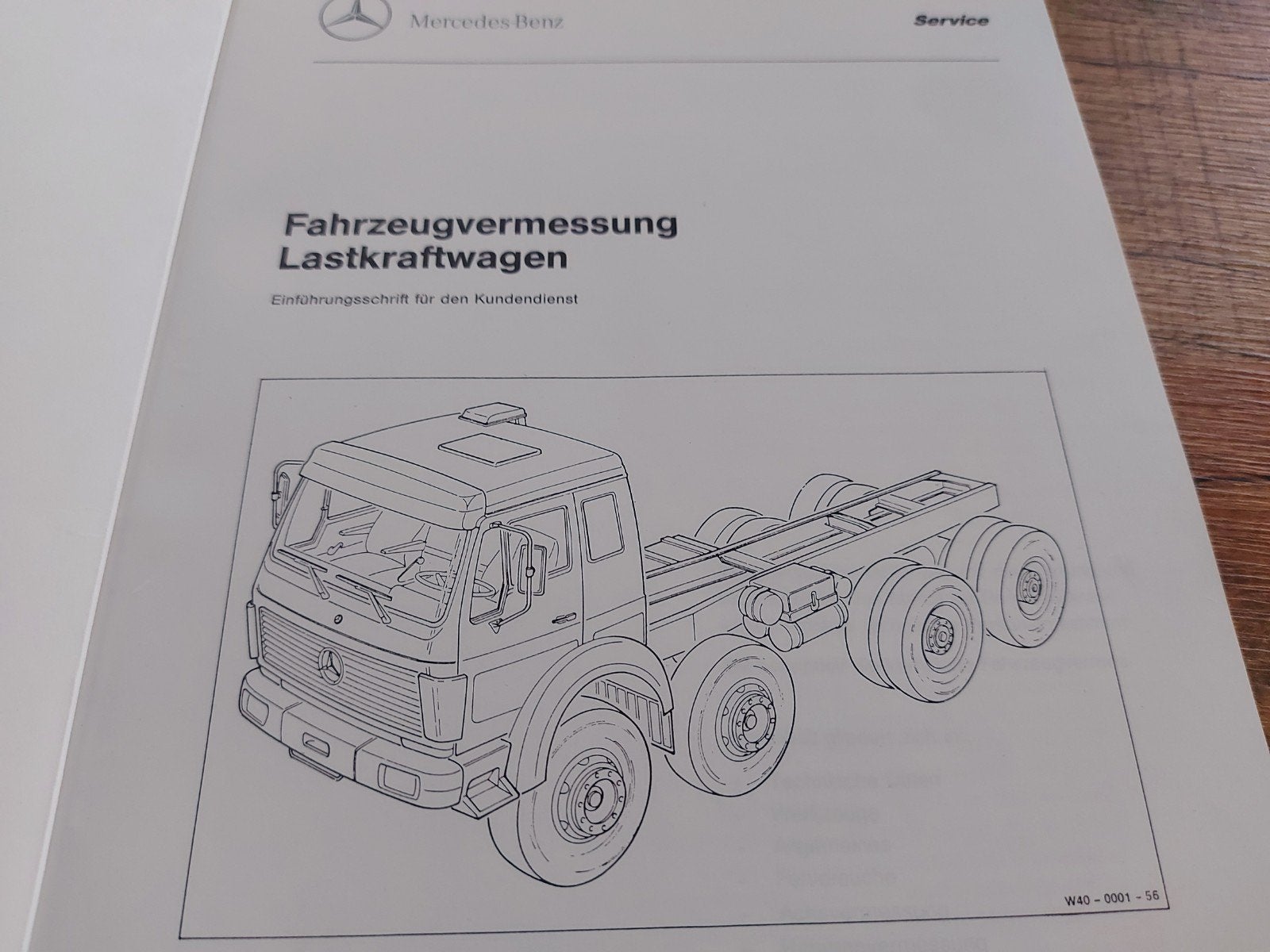 Mercedes Service vrachtwagen boek fahrzeugvermessung, Ophalen of Verzenden, Zo goed als nieuw