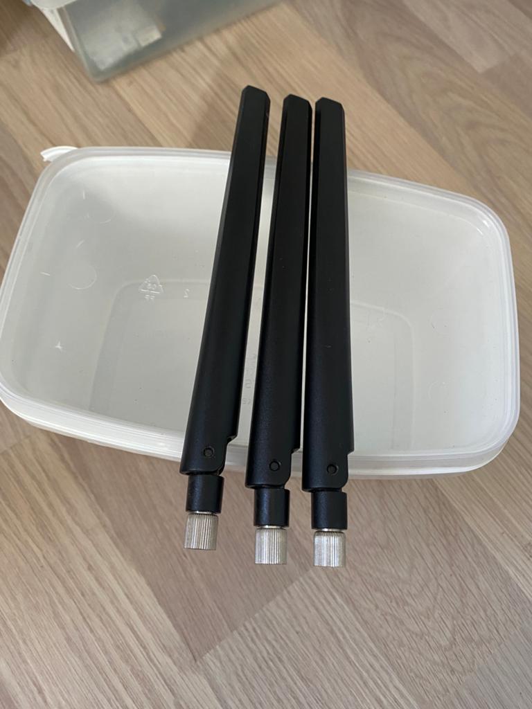 3 SMA WiFi‑antennes – Dual Band - sterke 5 GHz prestaties, Ophalen of Verzenden, Zo goed als nieuw