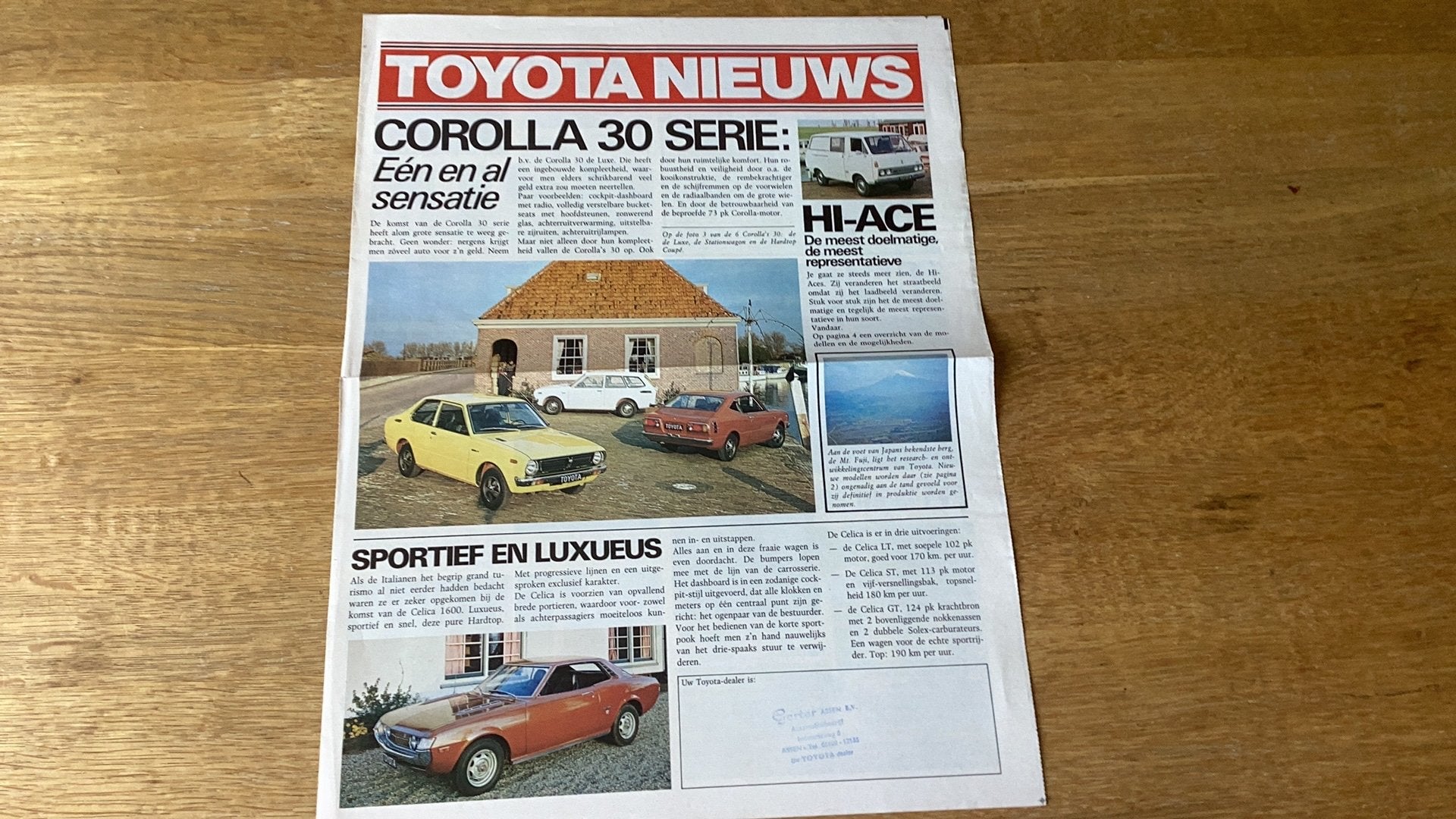Toyota Nieuws: Corolla 30 Serie, Hi-Ace, Carina 1600, Ophalen of Verzenden, Gelezen, Toyota