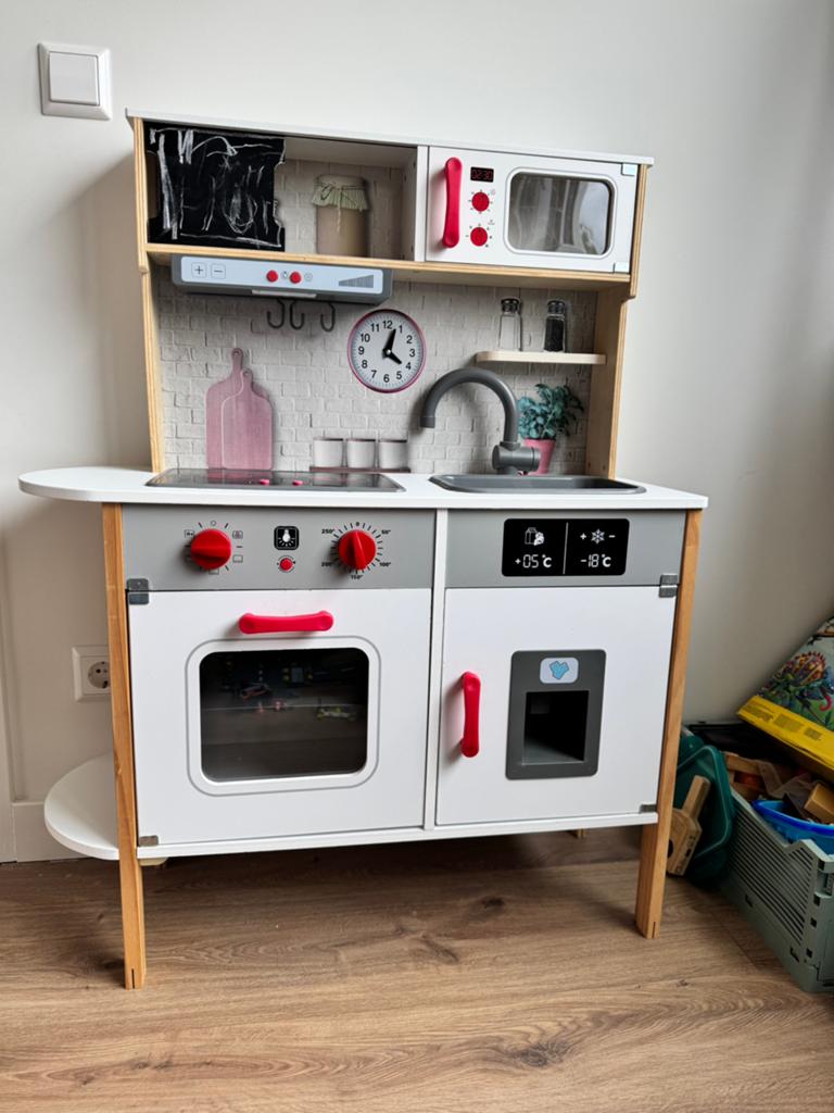 Kinderkeukentje + veel accessoires, Kinderen en Baby's, Speelgoed | Educatief en Creatief, Gebruikt, Ophalen