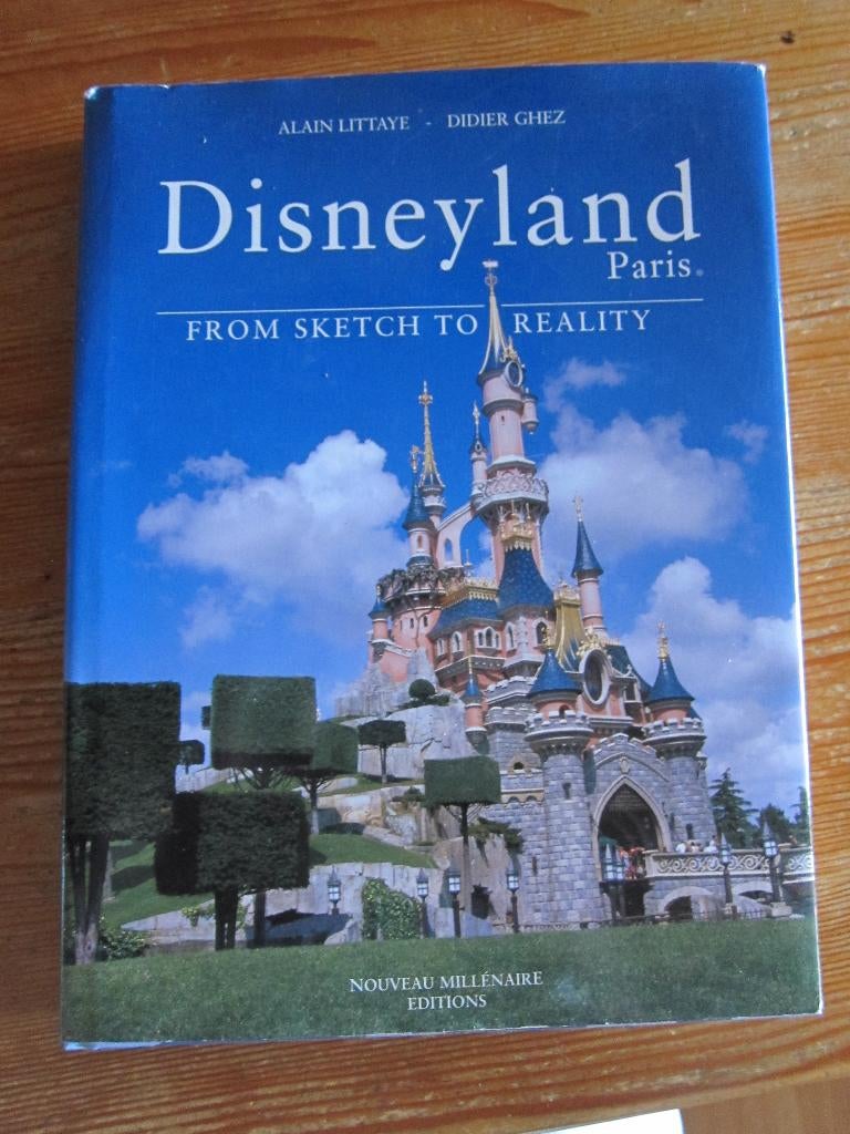 disneyland parijs boek from sketch to reality book, Ophalen of Verzenden, Overige figuren, Zo goed als nieuw, Overige typen