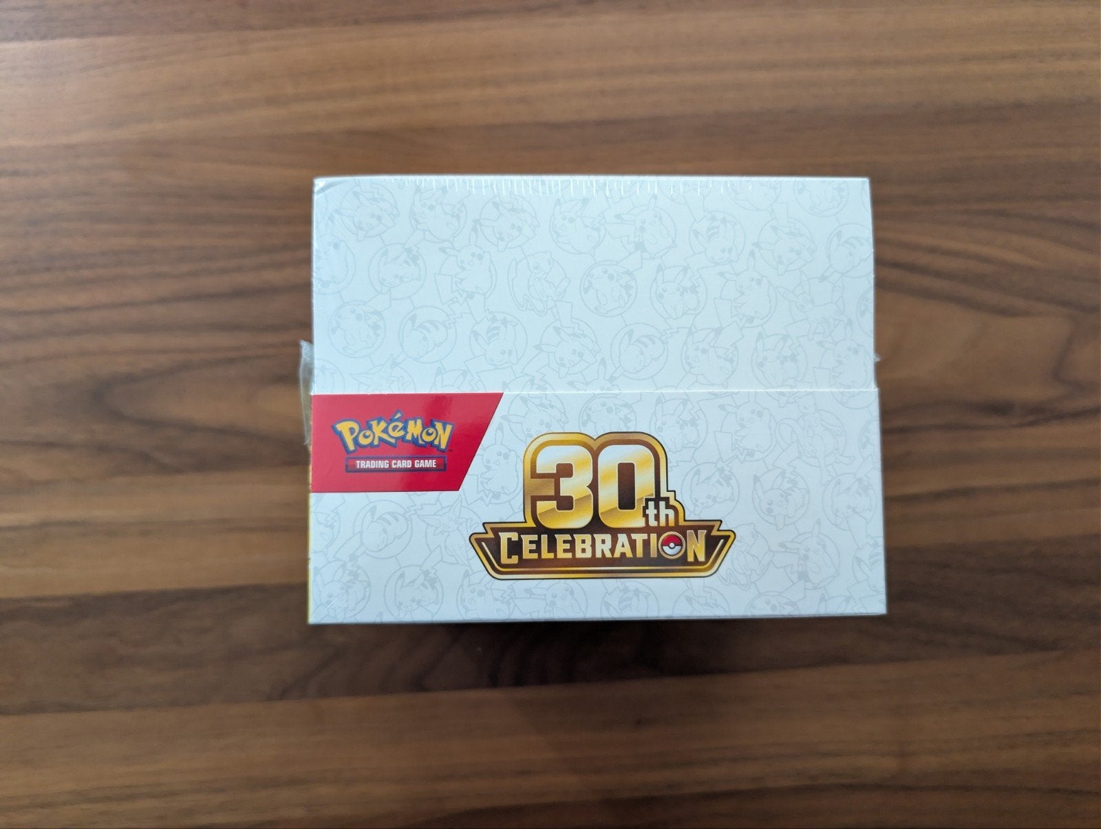 pokemon 30th celebration mini tin display, Hobby en Vrije tijd, Ophalen, Nieuw, Boosterbox, Foil