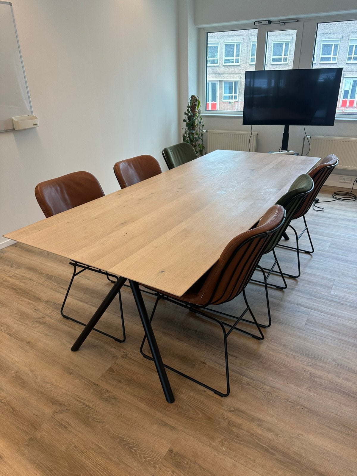 Aiven Eetkamer tafel - Bert Plantagie, Ophalen, 200 cm of meer, 50 tot 100 cm, Zo goed als nieuw