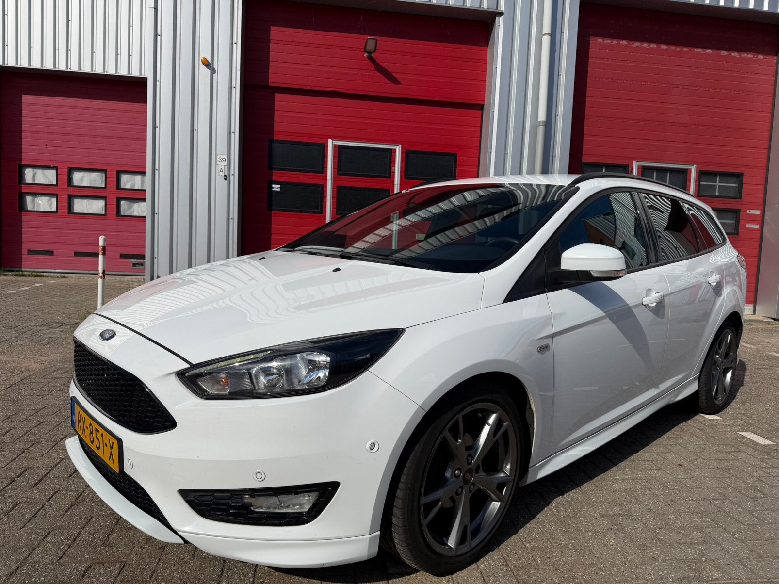 Ford Focus Wagon 1.0 Ecoboost 125pk 2018 Wit, Auto's, 125 pk, Leder en Stof, Wit, Origineel Nederlands