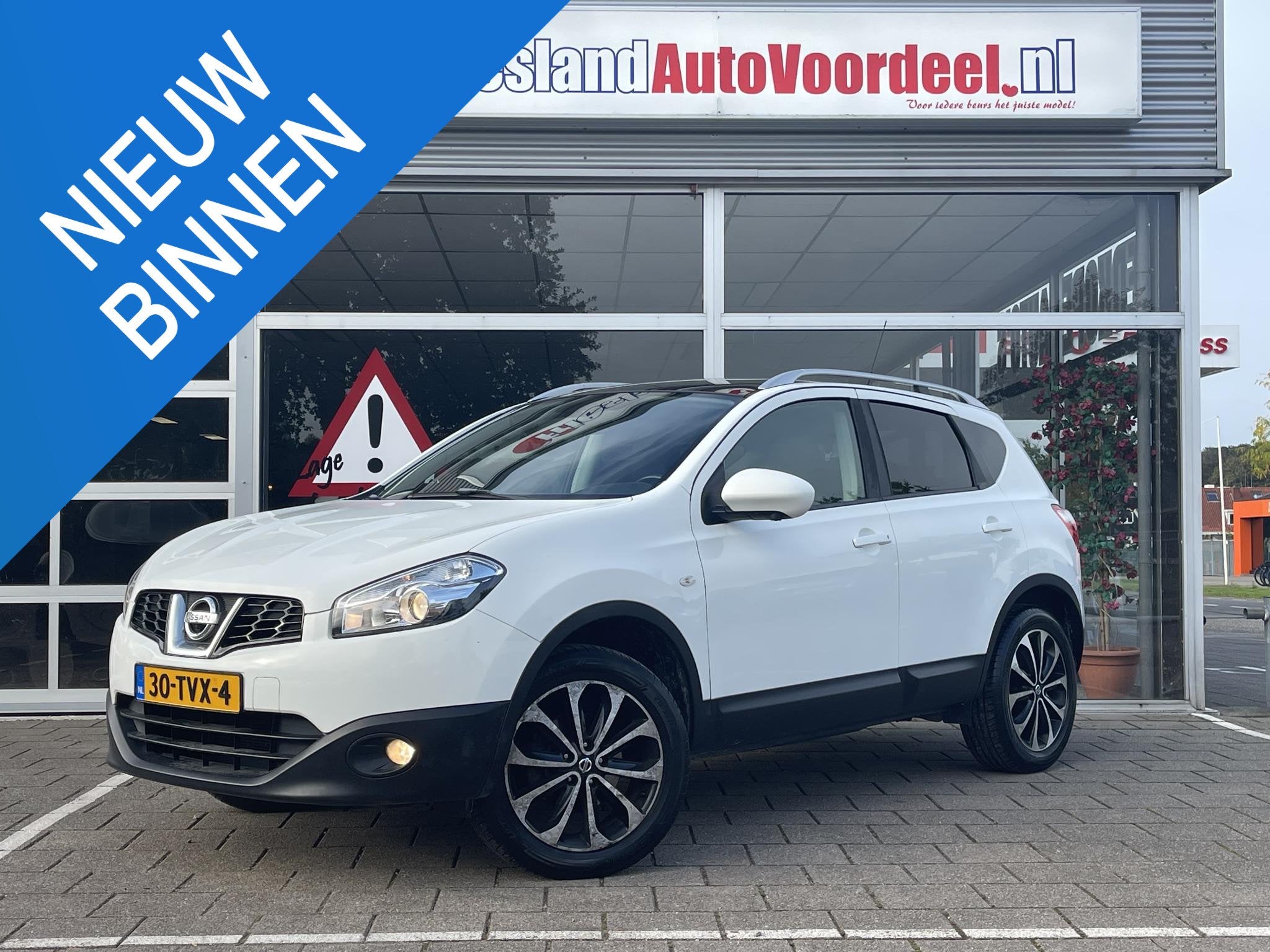 Nissan Qashqai 1.6 Connect Edition, Voorwielaandrijving, Stof, Gebruikt, 1225 kg