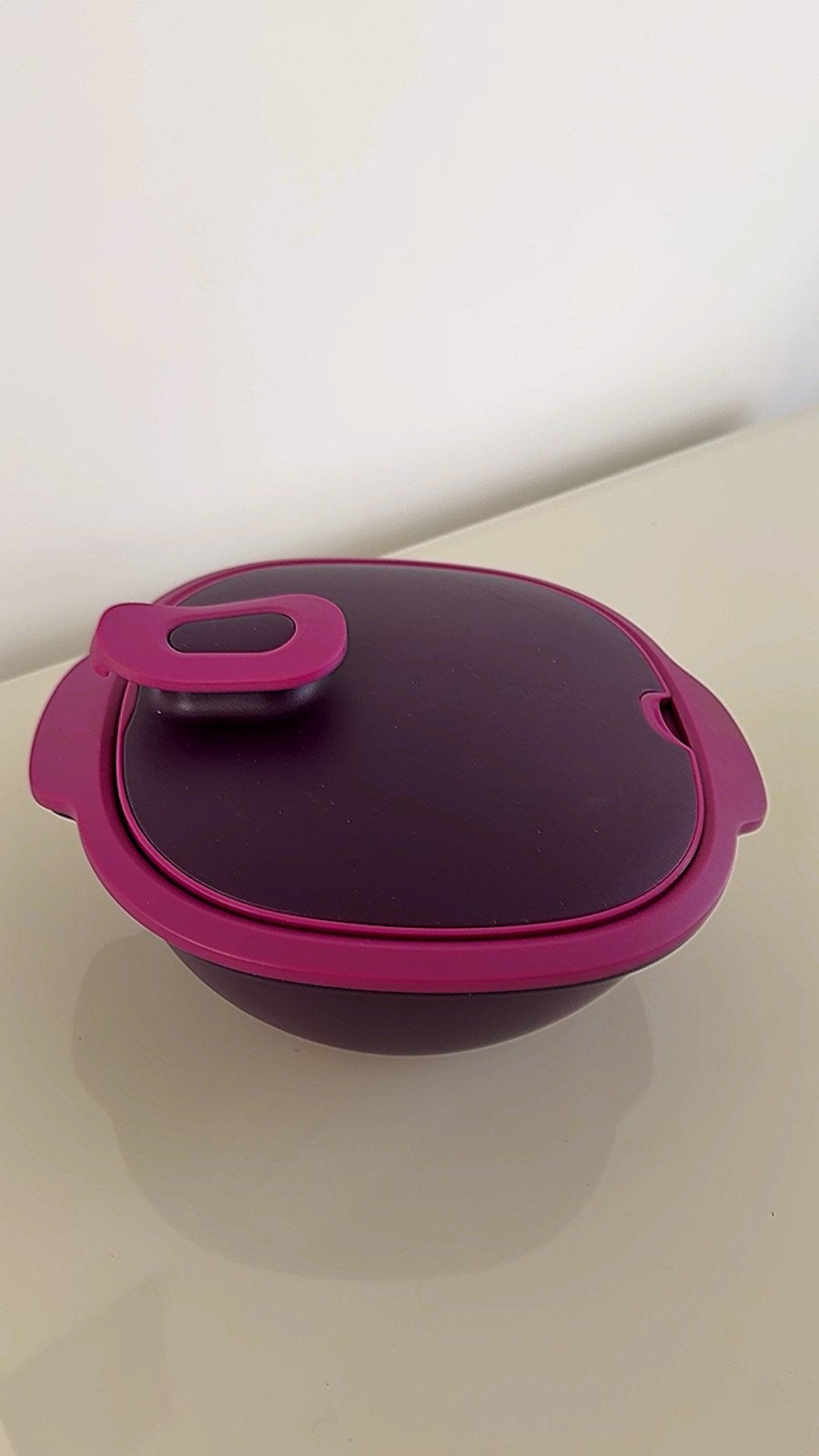 Tupperware Micro Urban Millennial 2.4L Paars, Huis en Inrichting, Keuken | Tupperware, Ophalen of Verzenden, Zo goed als nieuw