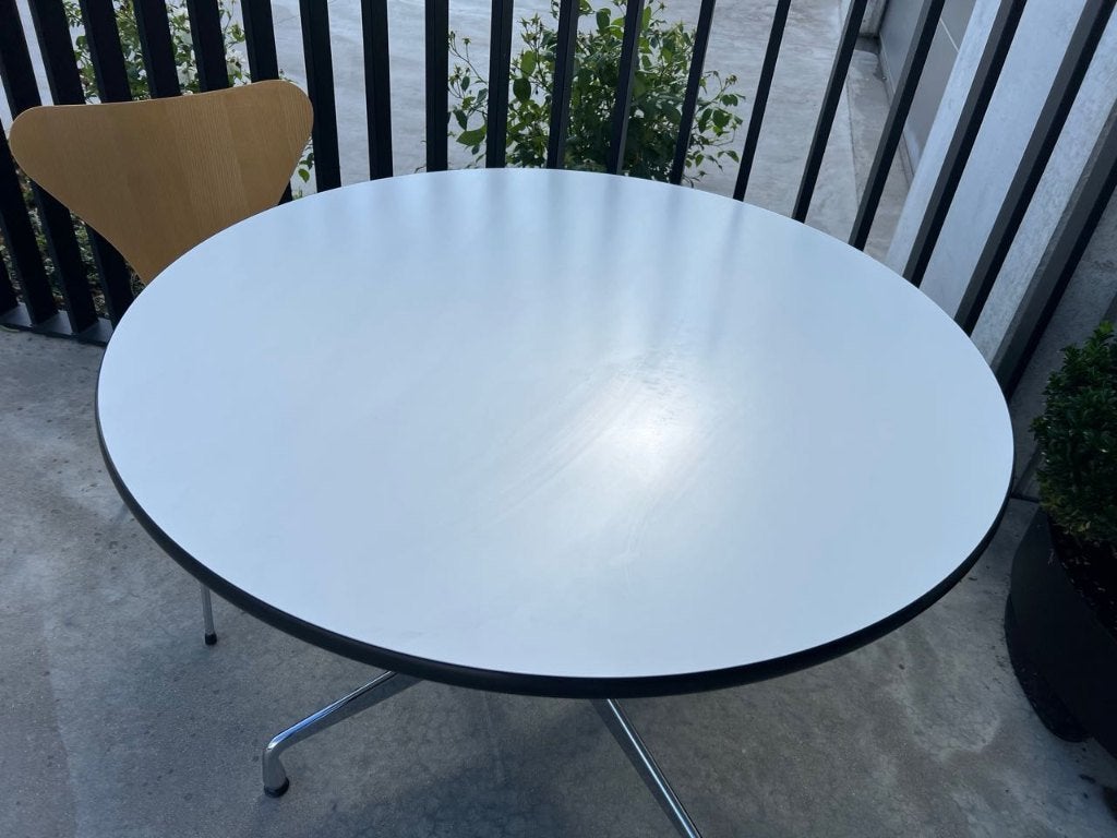 Vitra Eames segmented eettafel, 110 cm, Huis en Inrichting, Overige houtsoorten, Design, Rond, Ophalen of Verzenden