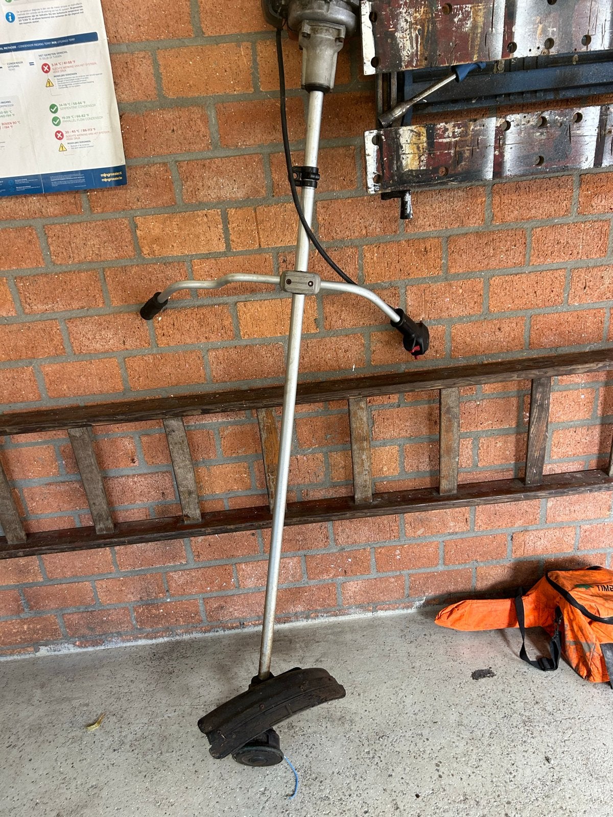 Benzine Bosmaaier - Gebruikt, Ophalen, Cirkelmaaier, Gebruikt, Minder dan 30 cm