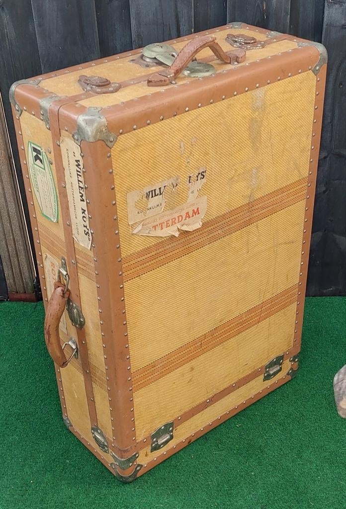 Vintage hutkoffer met originele stickers/ steamer trunk, Ophalen