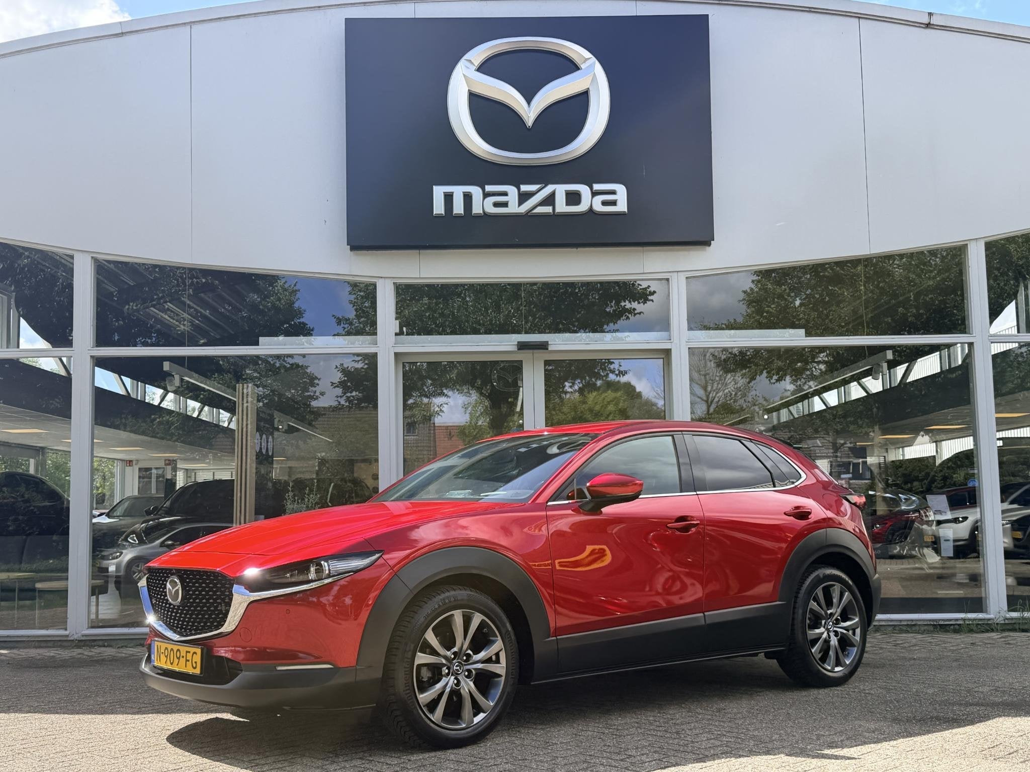 Mazda CX-30 2.0 e-SkyActiv-X M Hybrid Luxury NL-Auto, 1e Eig, Gebruikt, Bedrijf, Handgeschakeld, 600 kg