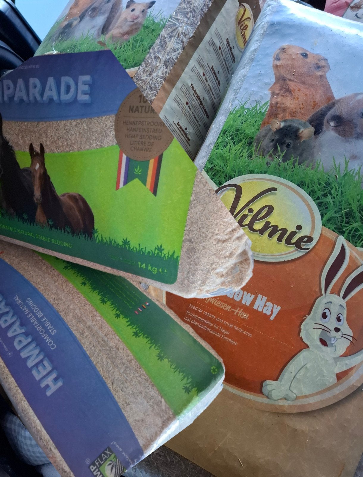 2x14 kg Hemparade hennepvezel + 3x10 kg bergweide hooi, Dieren en Toebehoren, Ophalen, Nieuw