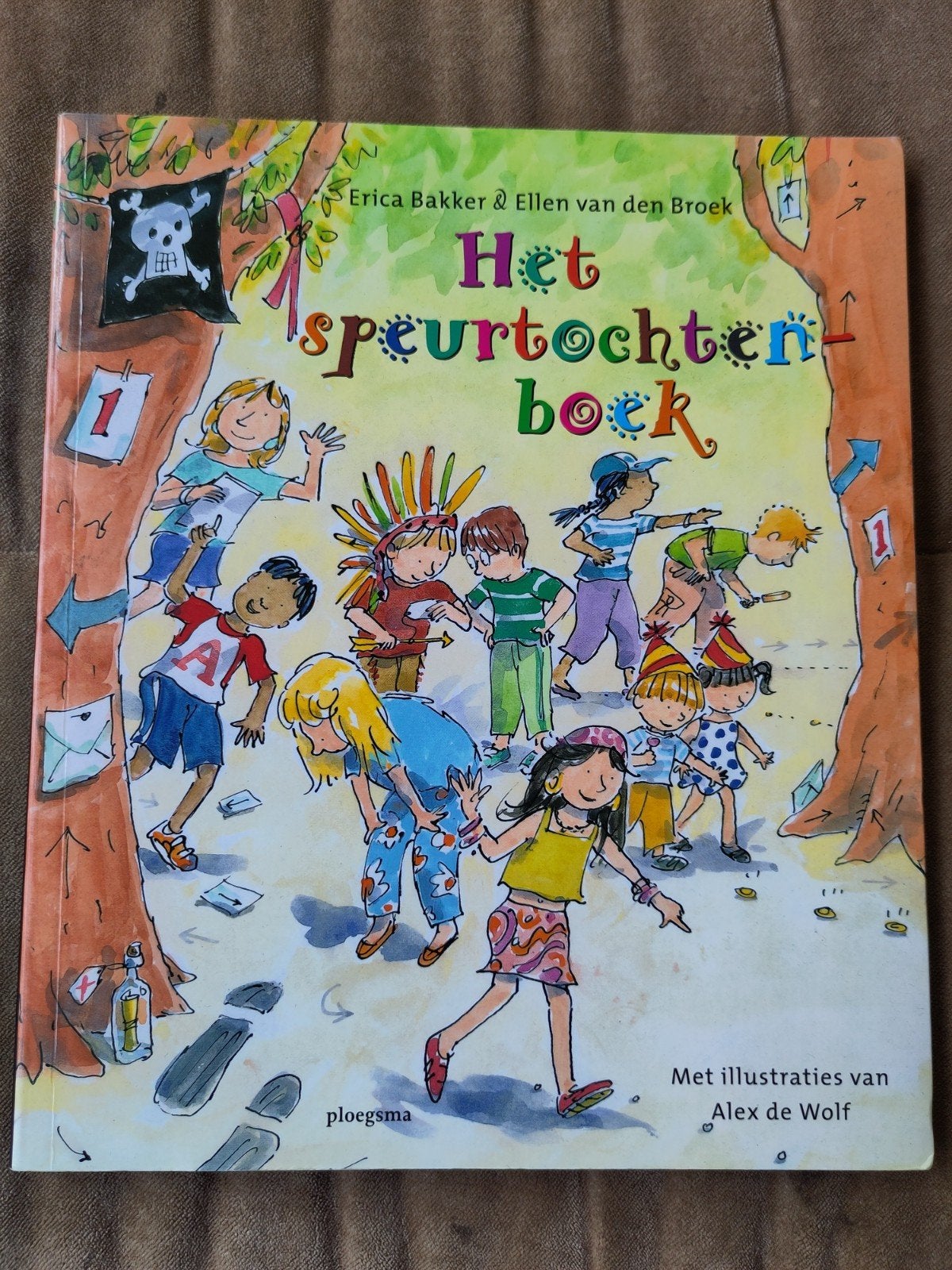 Erica Bakker - Het speurtochtenboek, Ophalen of Verzenden, Zo goed als nieuw, Sprookjes, Erica Bakker; Ellen van den Broek