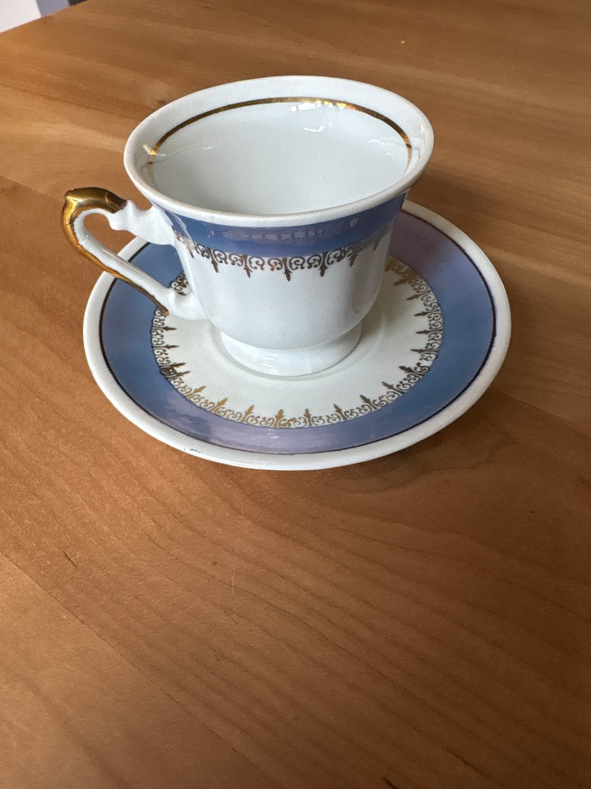 Vintage porseleinen kop en schotel, Verzamelen, Porselein, Kristal en Bestek, Zo goed als nieuw, Kop en/of schotel, Porselein