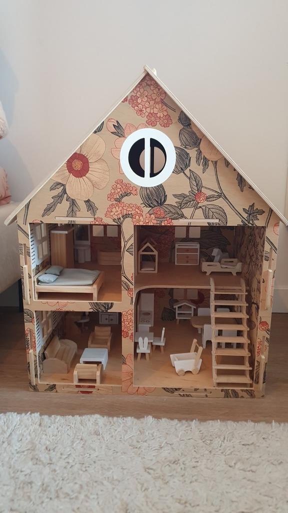 Poppenhuis Deugniet & Co zeer compleet met meubels, Ophalen, Zo goed als nieuw, Poppenhuis