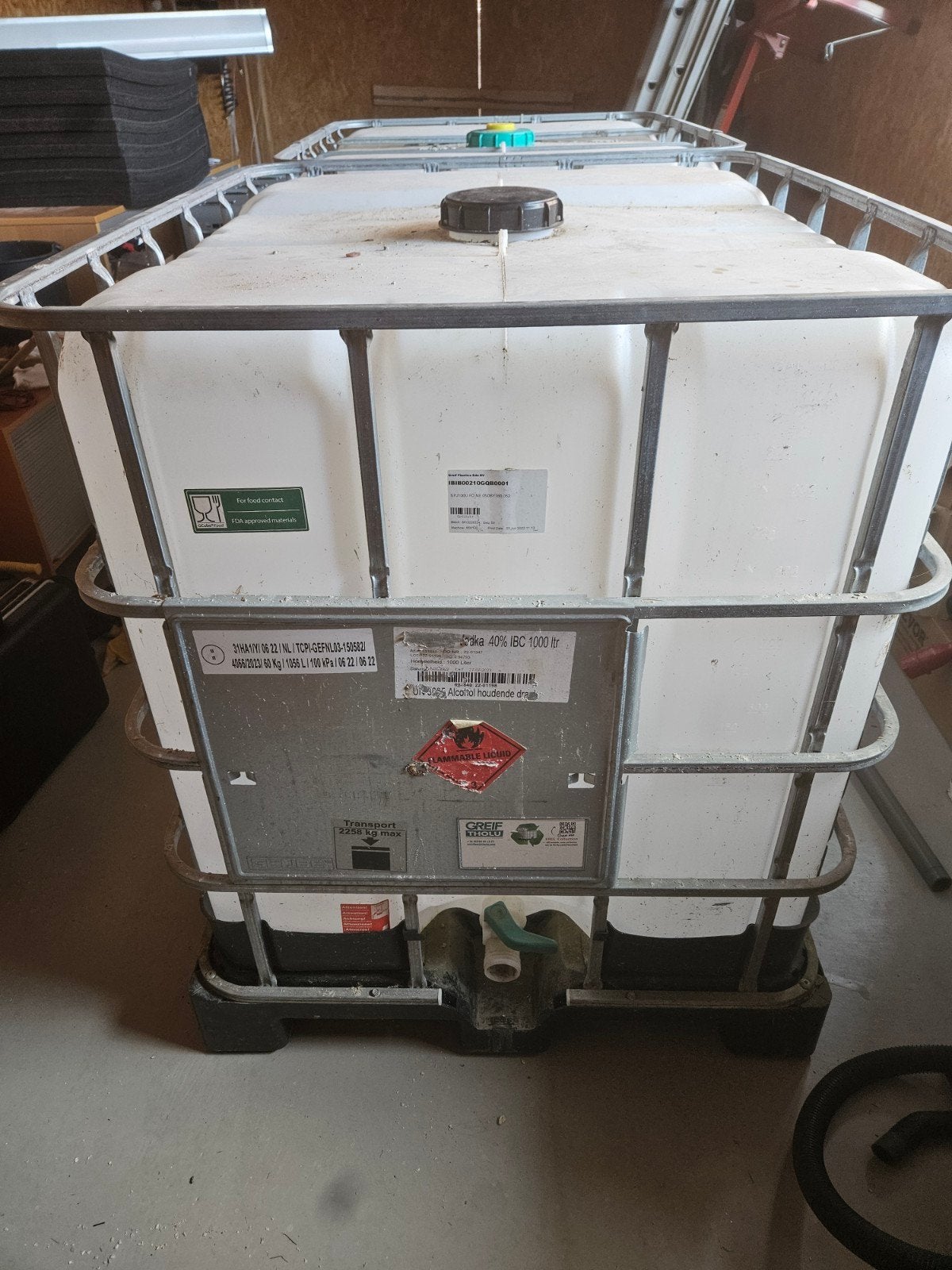 2x IBC container 1000 liter - Ideaal voor regenwater opslag, Tuin en Terras, Regentonnen, Ophalen, Kunststof, Gebruikt, Met kraantje