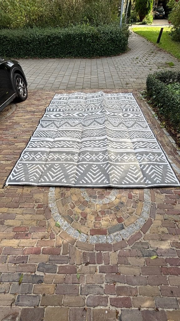 Buiten vloerkleed 2,75 x 3,75m1, Ophalen, Gebruikt