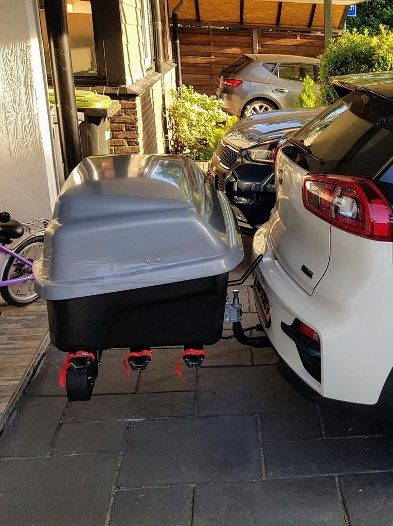 TE HUUR. Fietsendrager met bagagekoffer auto, Auto diversen, Bagagerekken, Zo goed als nieuw, Ophalen