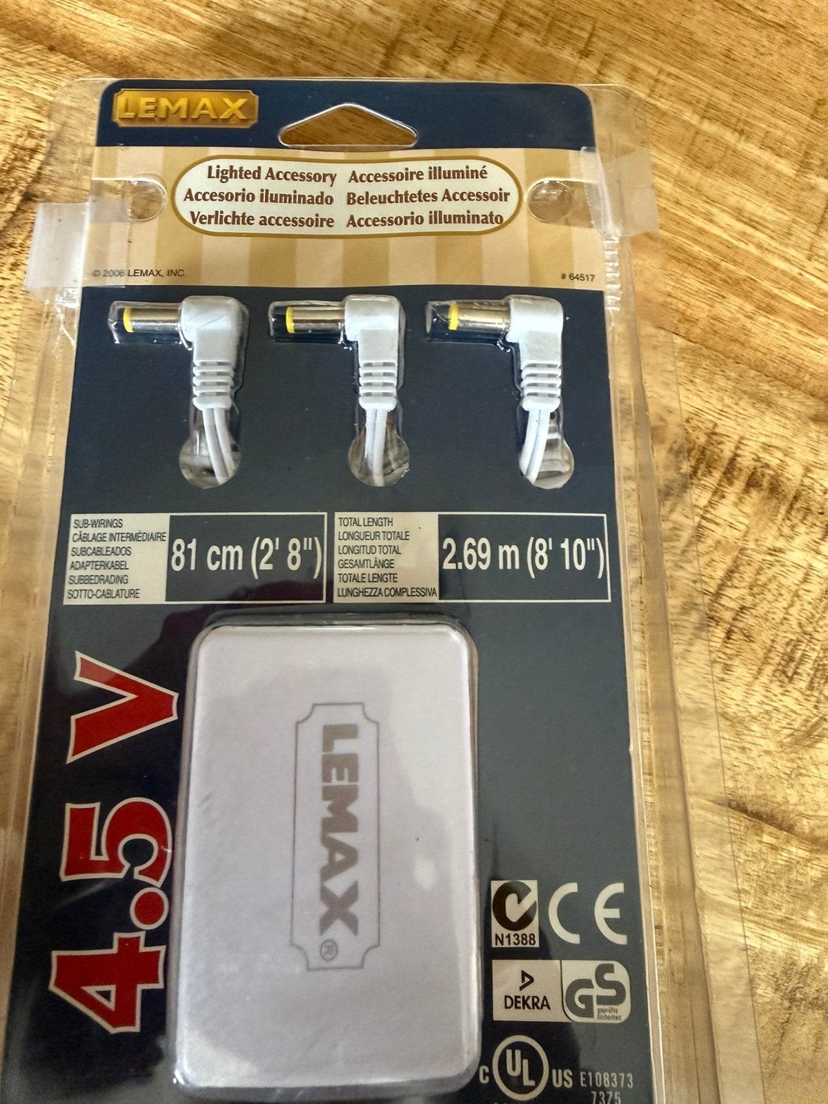 Lemax adapter en 2 lantaarns voor kerstdorp, Diversen, Ophalen of Verzenden, Zo goed als nieuw