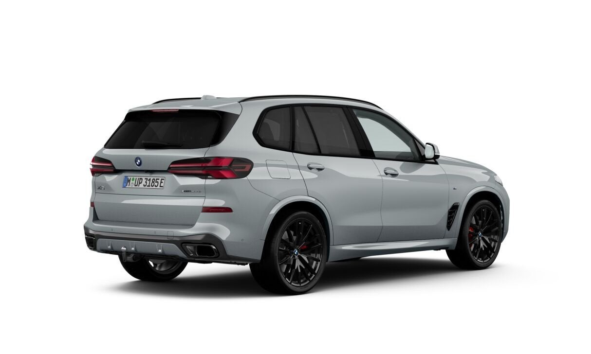 BMW X5 xDrive50e (bj 2026, automaat), Auto's, Automaat, 2395 kg, Overige brandstoffen, Leder