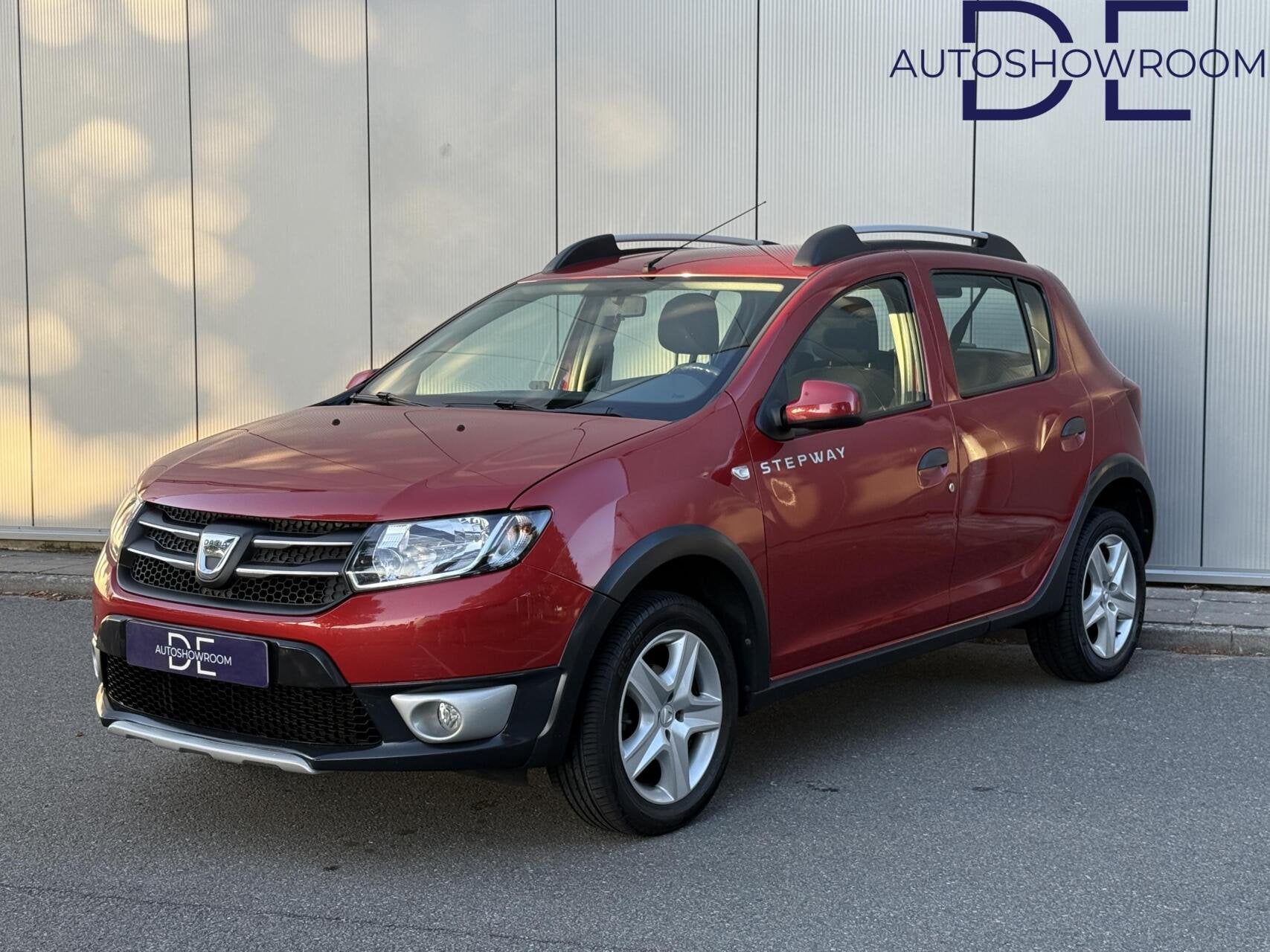 Dacia Sandero 0.9 TCe Stepway Lauréate | Navigatie | NW APK, Voorwielaandrijving, 898 cc, Stof, Met garantie (alle)