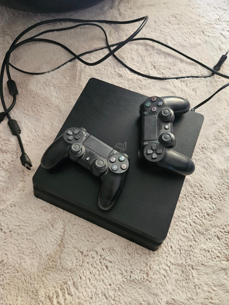 Playstation 4 1tb, Ophalen of Verzenden, Zo goed als nieuw, Met 2 controllers, Original