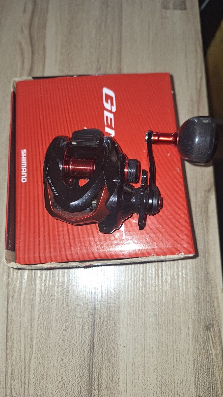 Shimano Genpu XT 201 Baitcasting Molen -Perfect voor Roofvis, Ophalen, Zo goed als nieuw, Molen