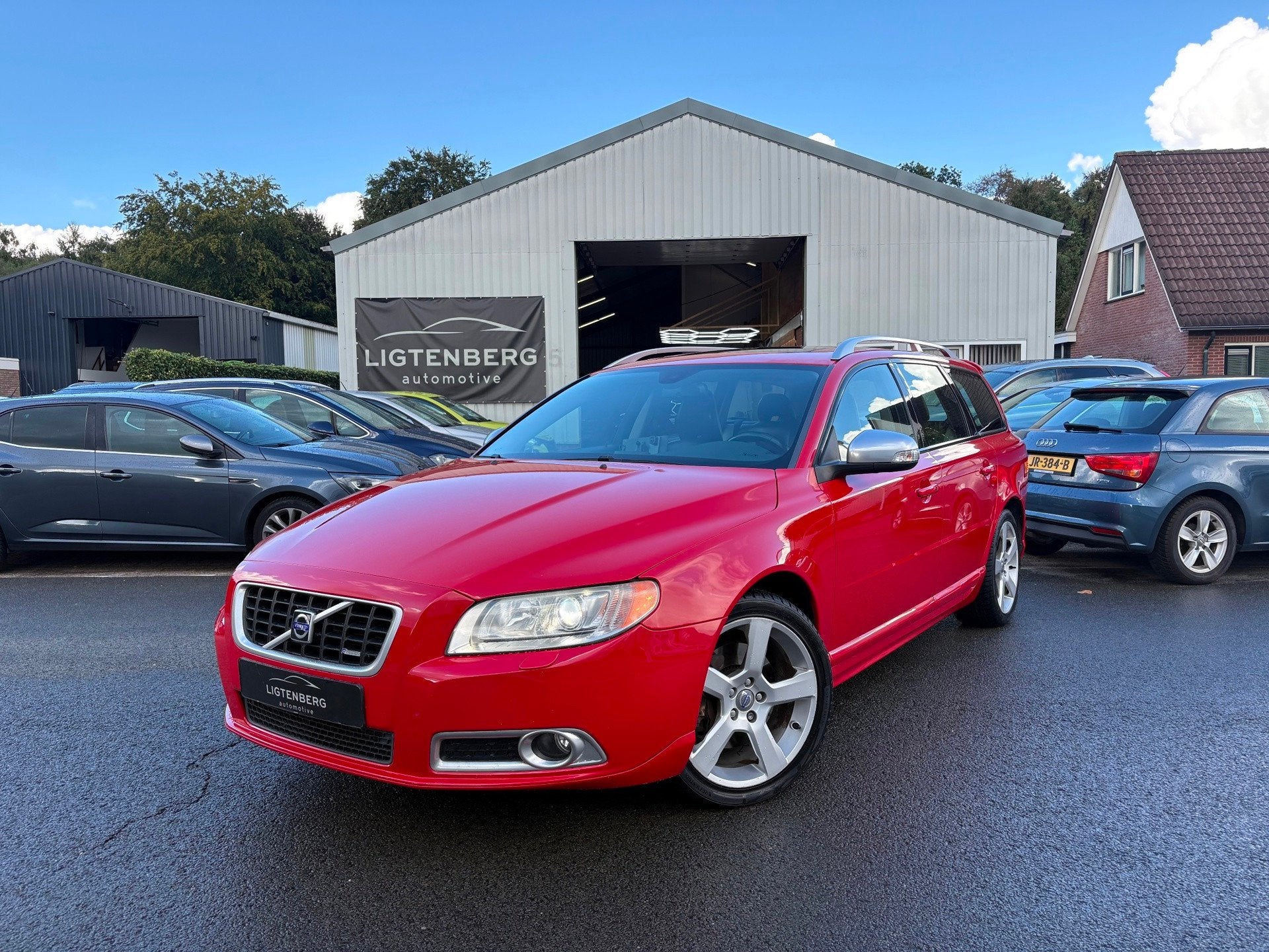 Volvo V70 2.5T RDesign CARPLAY/PDC/CAMERA/PANO/STOELVERW/NAP, Auto's, Voorwielaandrijving, 2521 cc, 93 €/maand, Euro 4