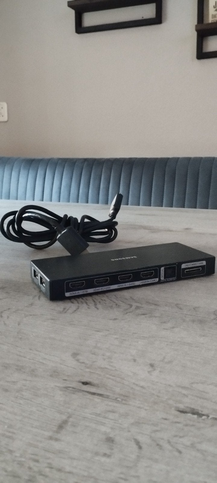 Samsung one connect box voor Samsung smart tv, Ophalen of Verzenden, Zo goed als nieuw, Samsung, 100 cm of meer