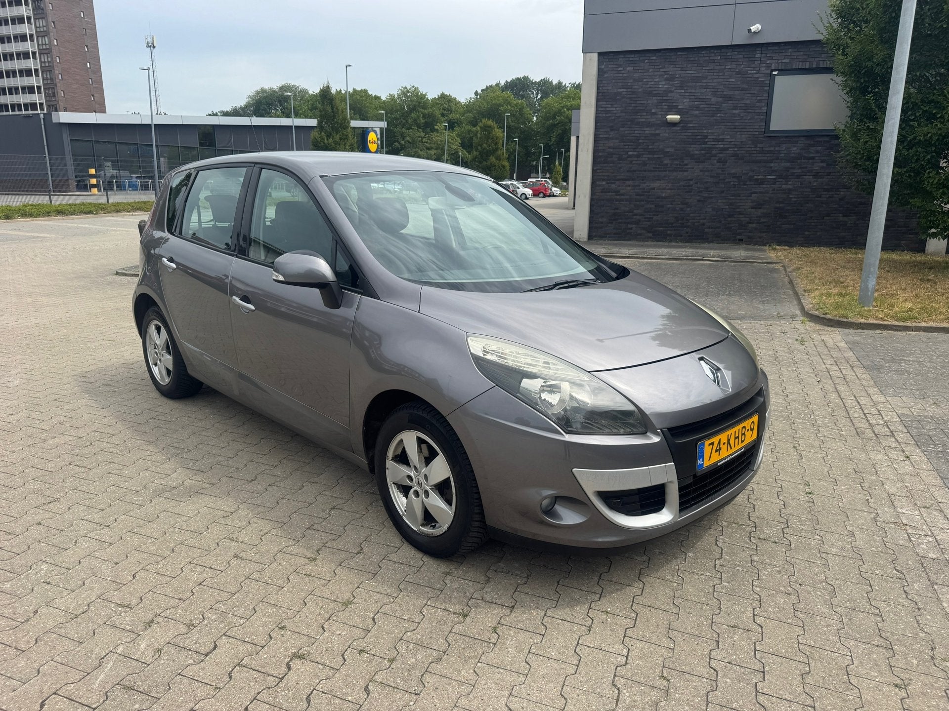 Renault Scénic 2.0 Dynamique AUTOMAAT, Auto's, Renault, Dealer onderhouden, Stof, Gebruikt, 4 cilinders