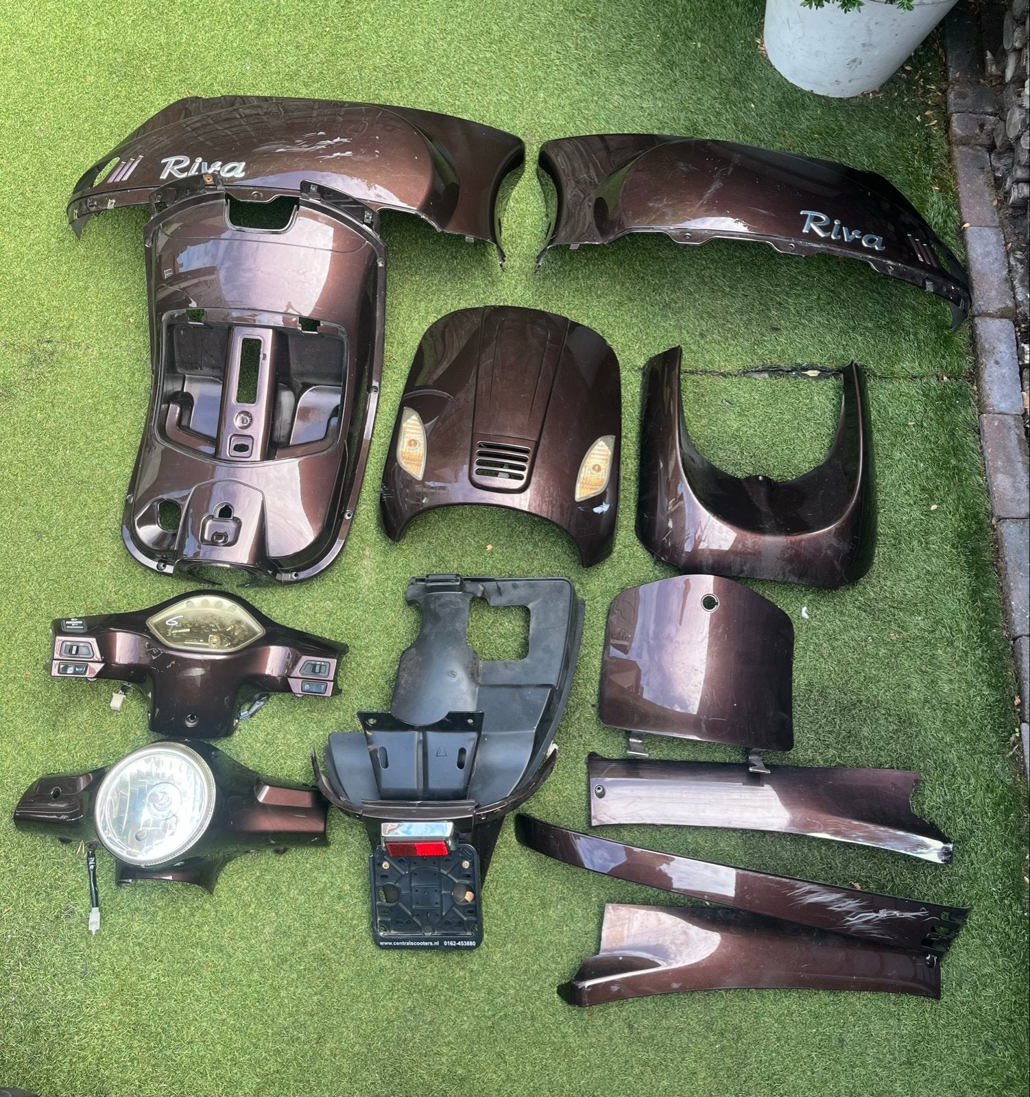 Riva scooter kappen, lampen, achterrekje en overige spullen, Fietsen en Brommers, Brommeronderdelen | Scooters, Ophalen, Gebruikt