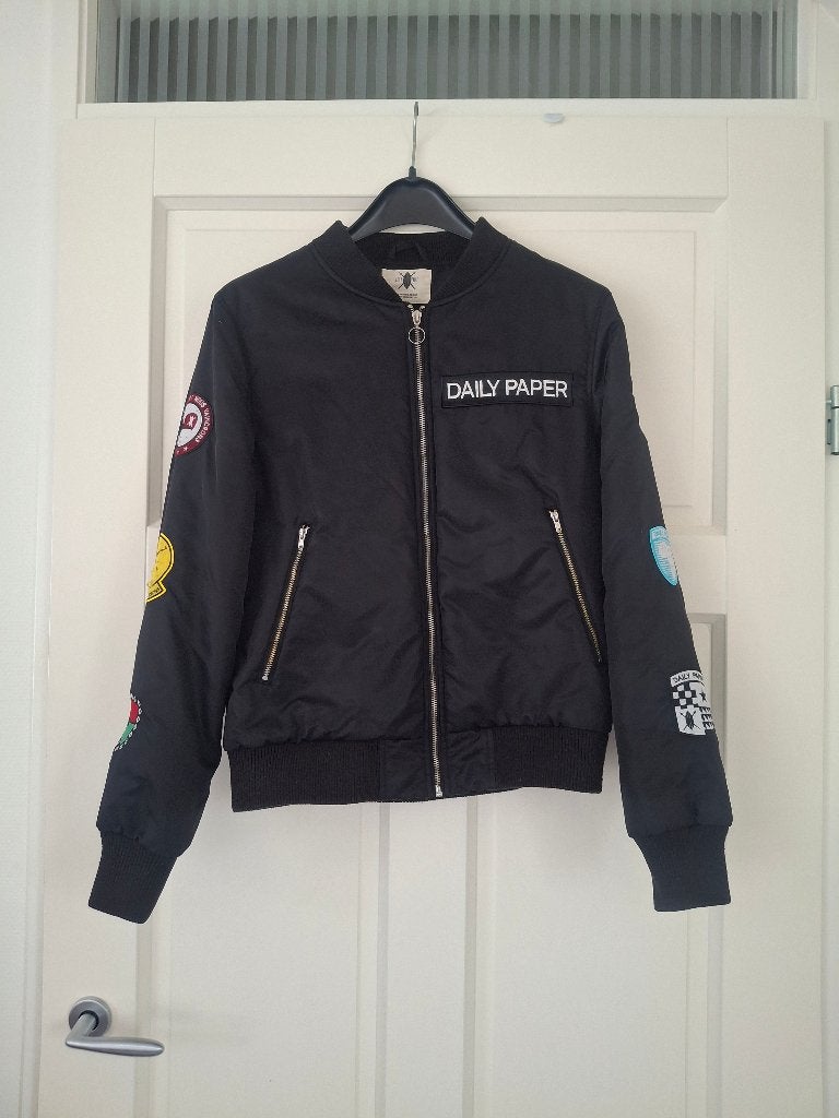 Daily Paper x Yellow Claw "Blood For Mercy" Bomber Jacket, Zwart, Ophalen of Verzenden, Daily Paper, Gedragen